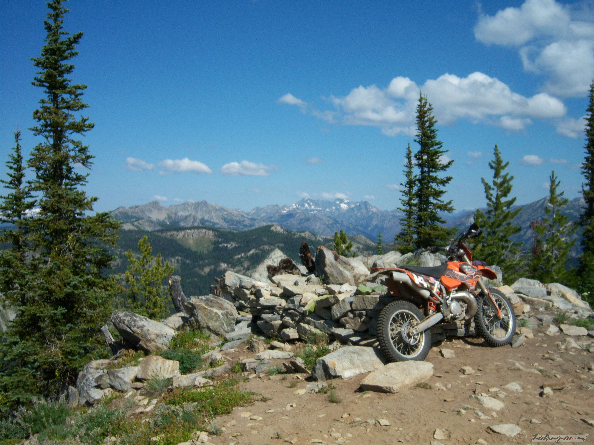 Photo 1737641