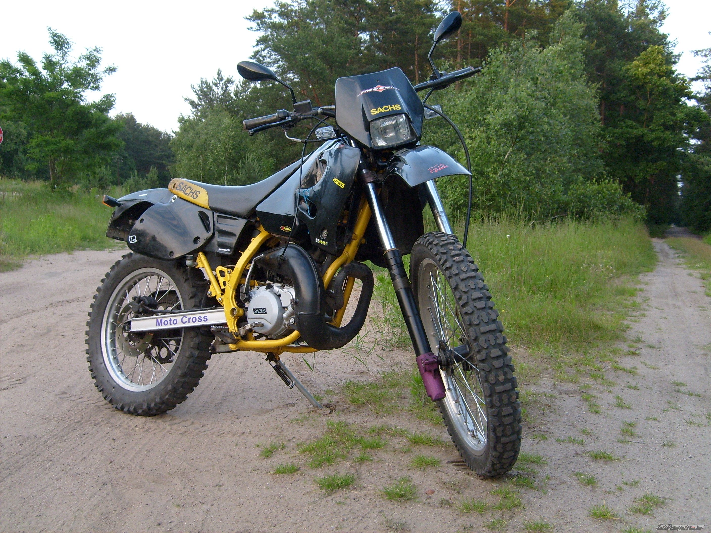 Photo 1737792