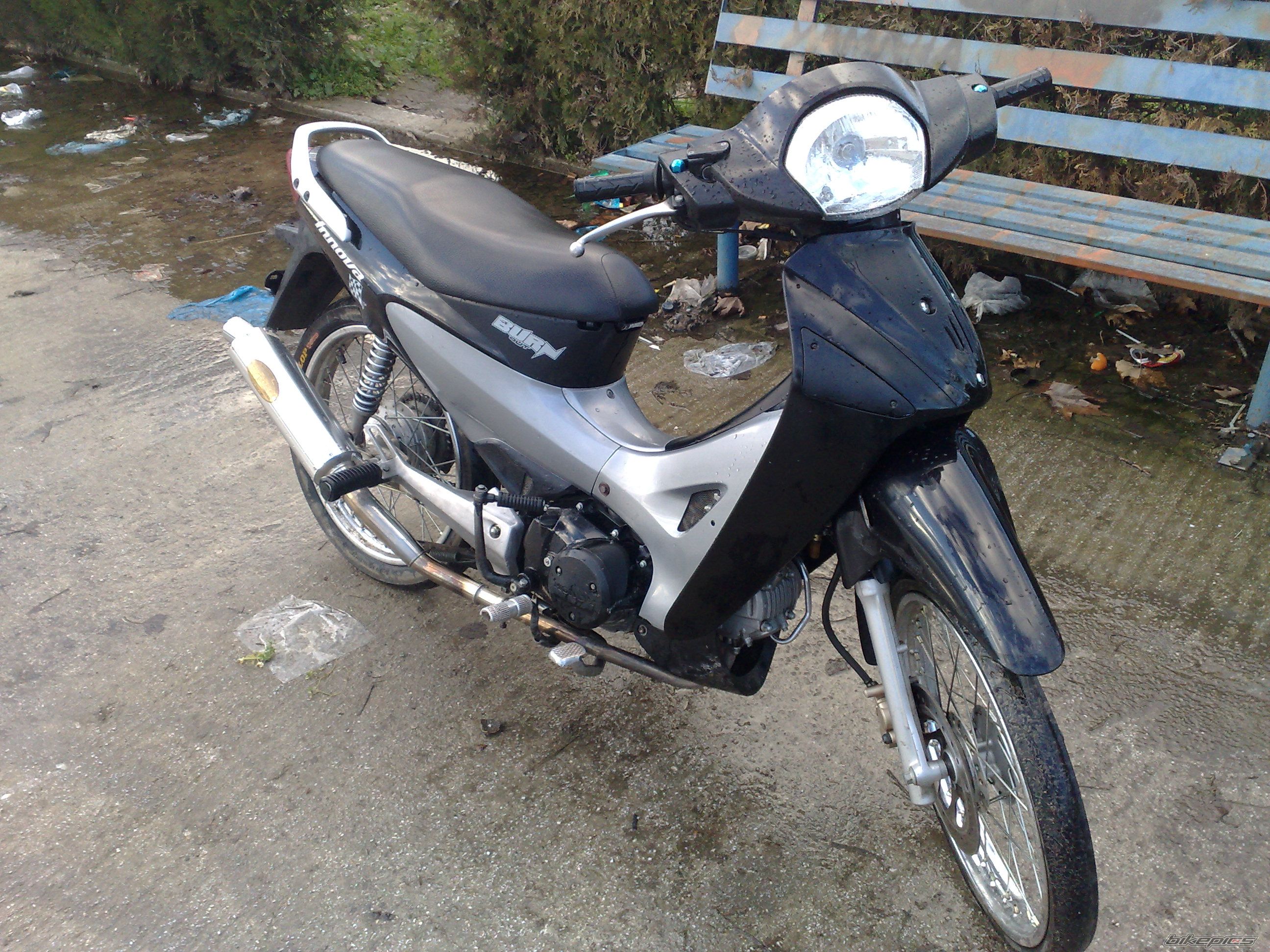 Photo 1738844