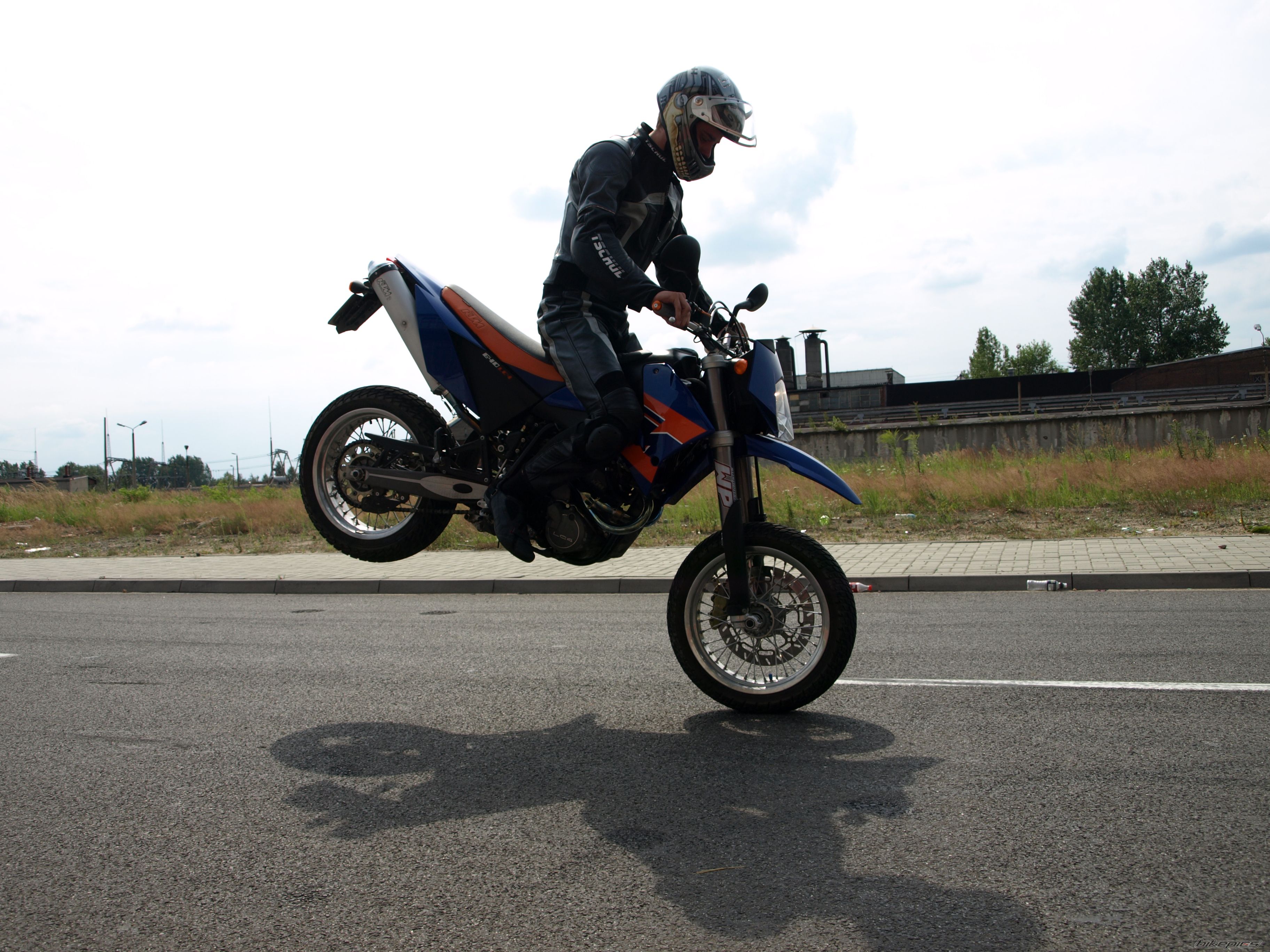 Bike Photo 1739945