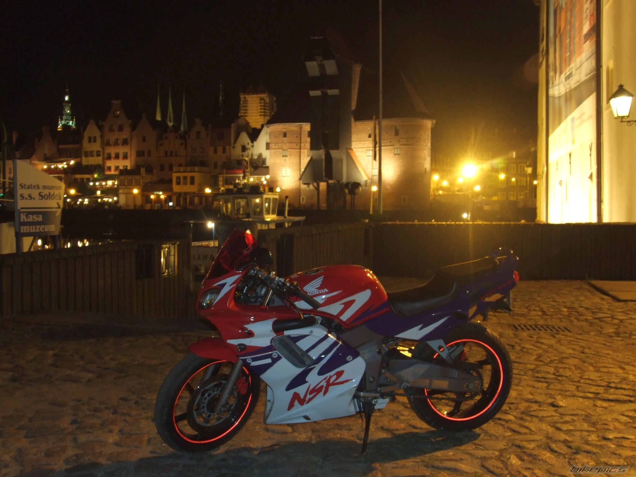 Photo 1742323