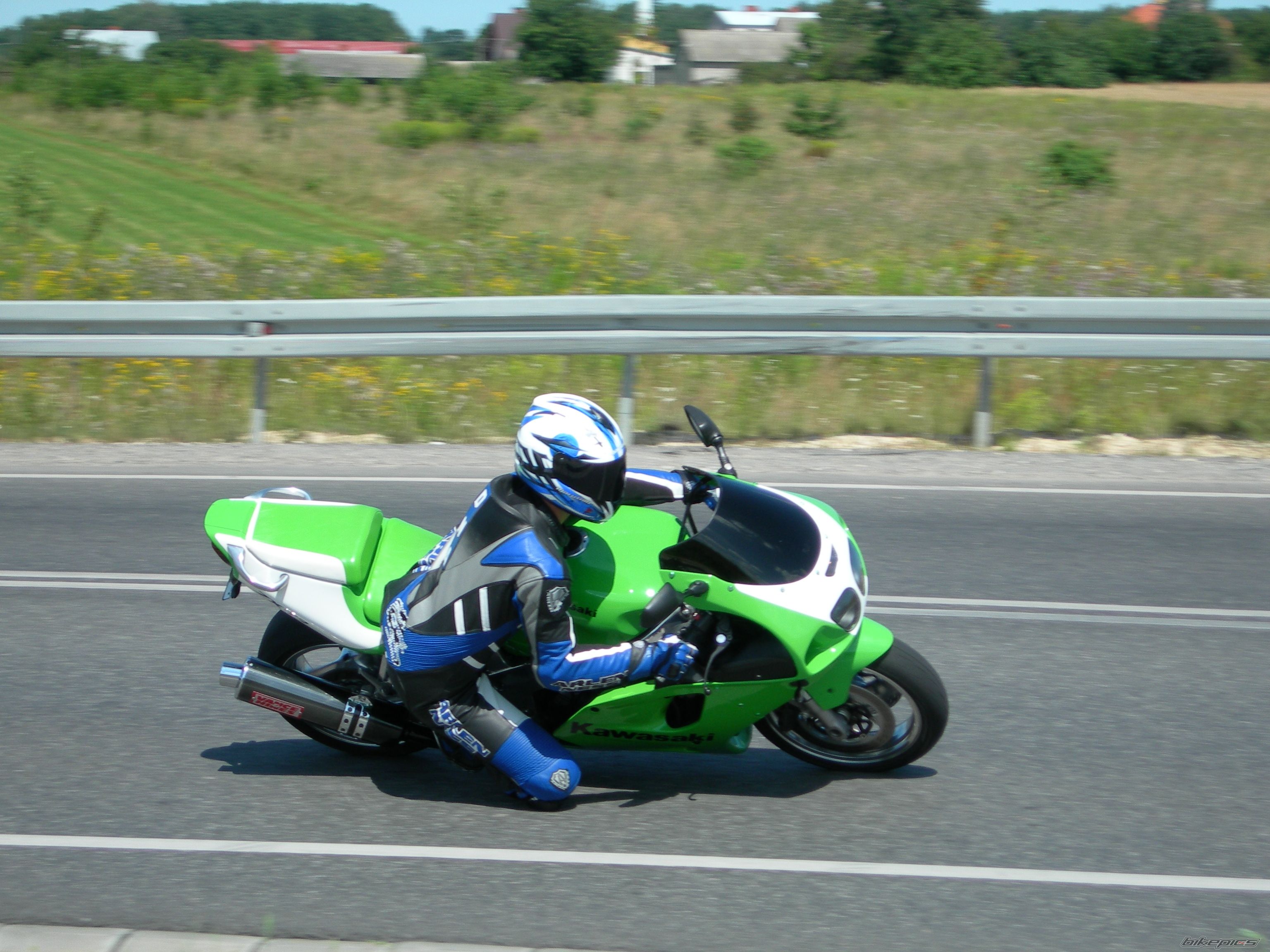 Photo 1743535
