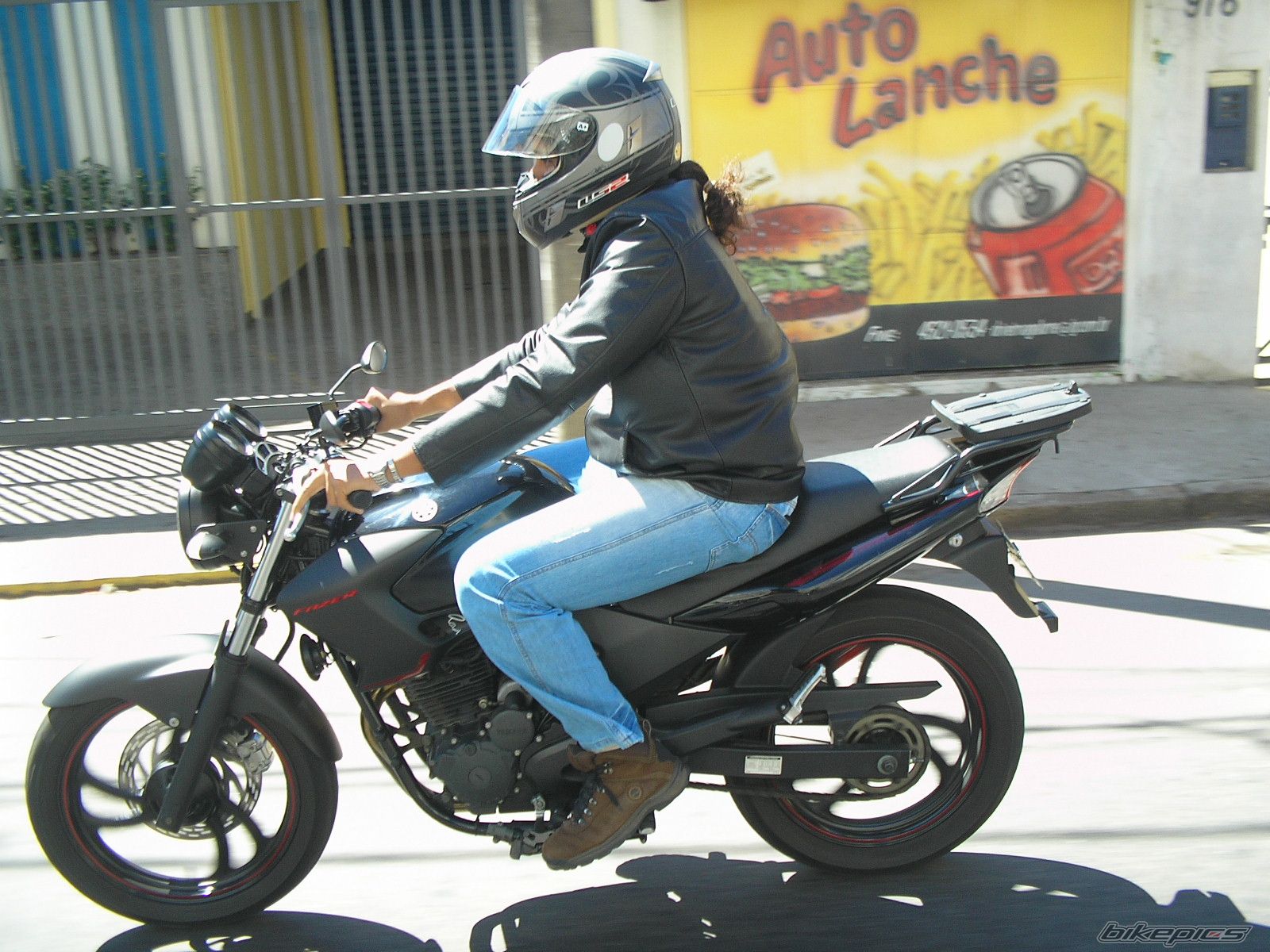 Photo 1743844