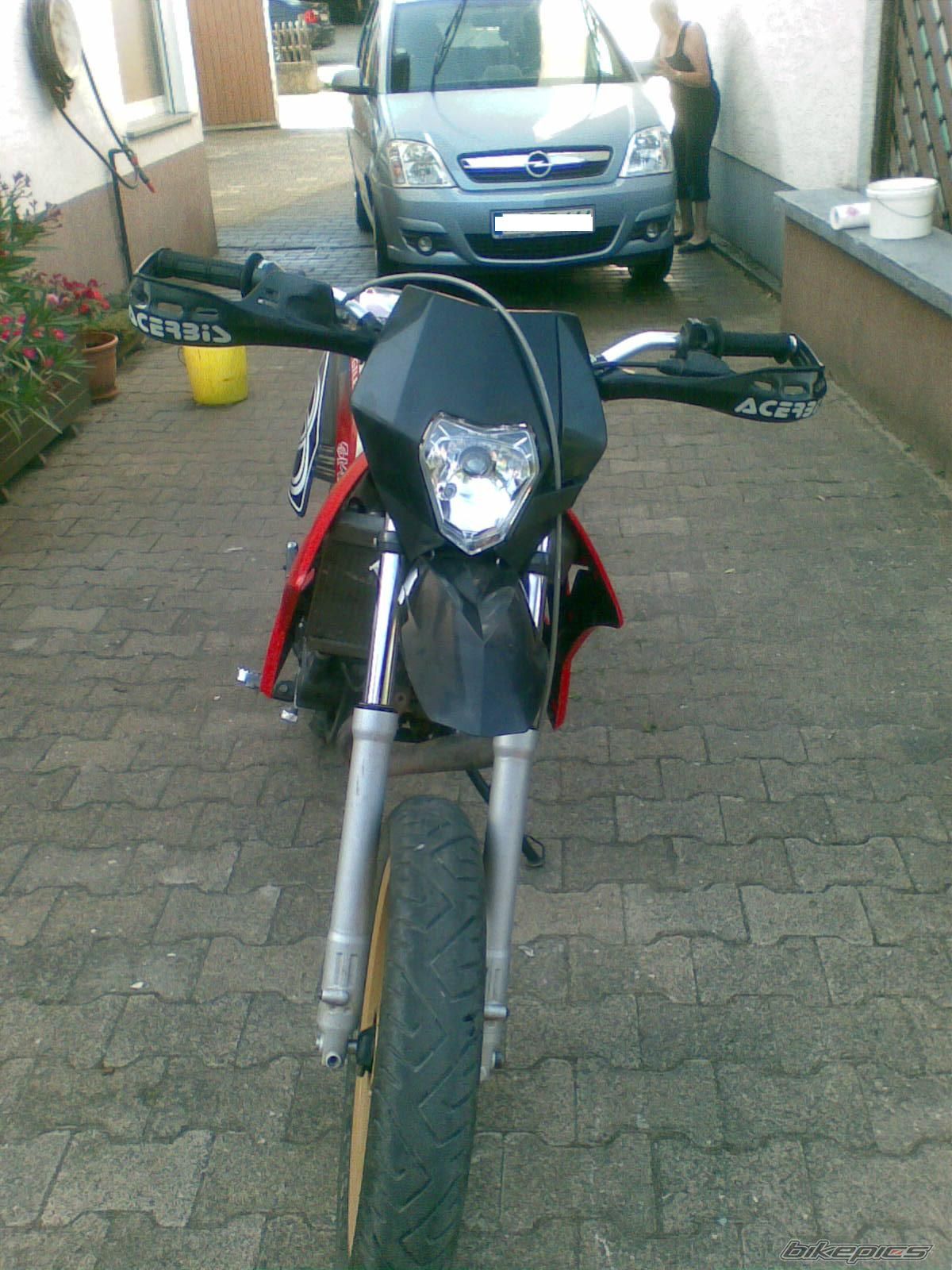 Bike Photo 1744373