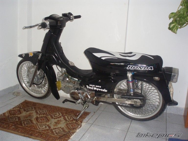 Photo 1744698