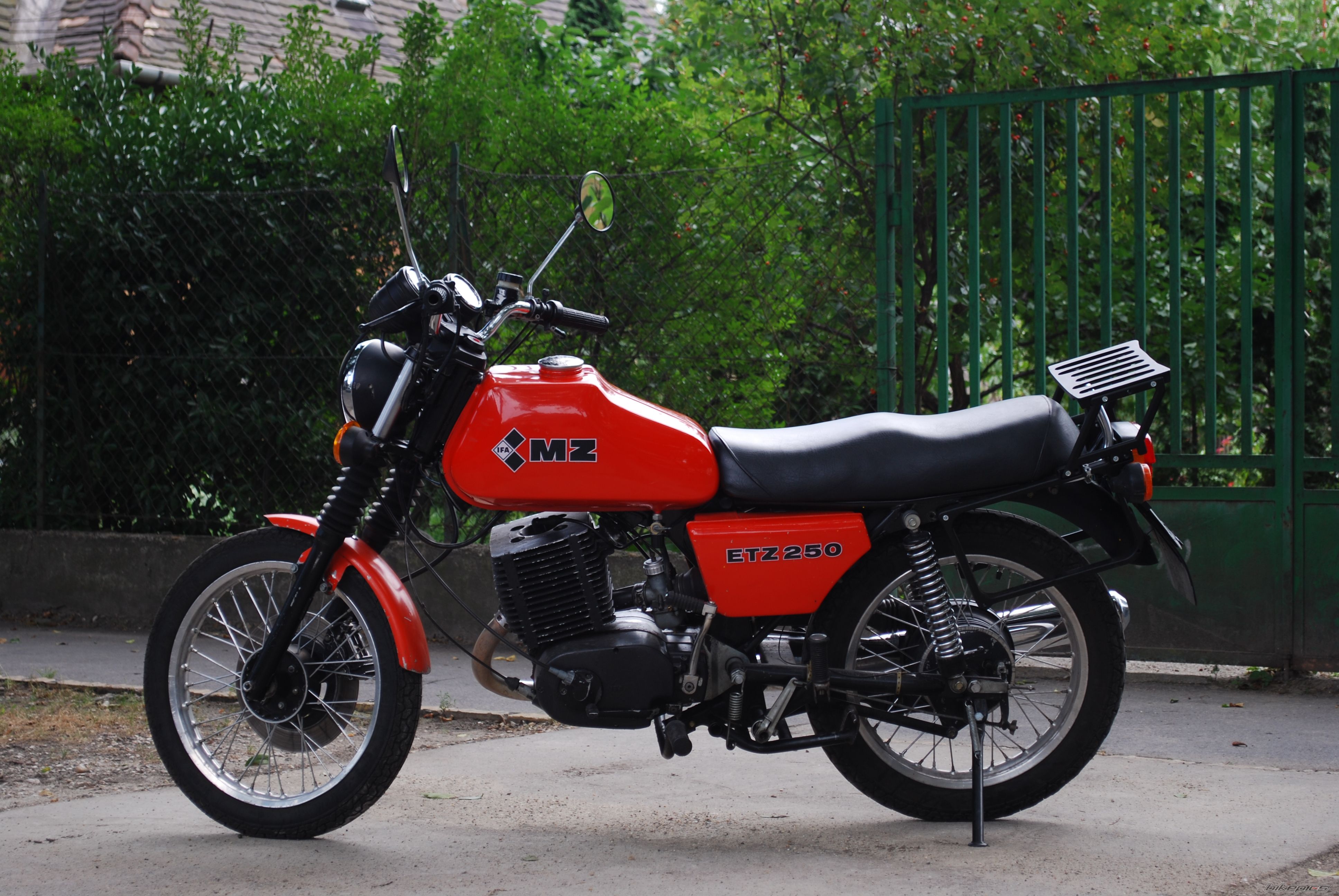Bike Photo 1745175