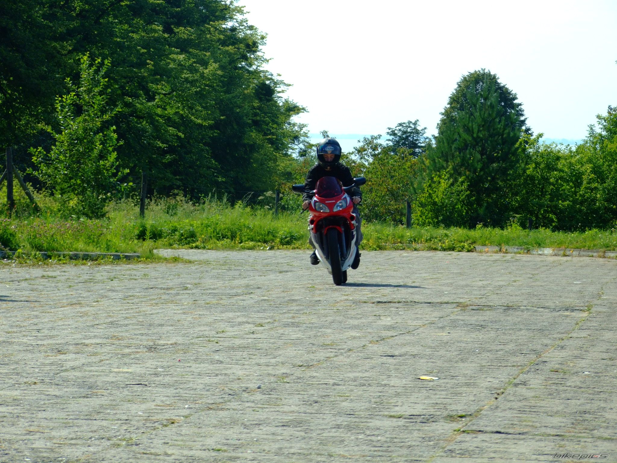 Bike Photo 1750146