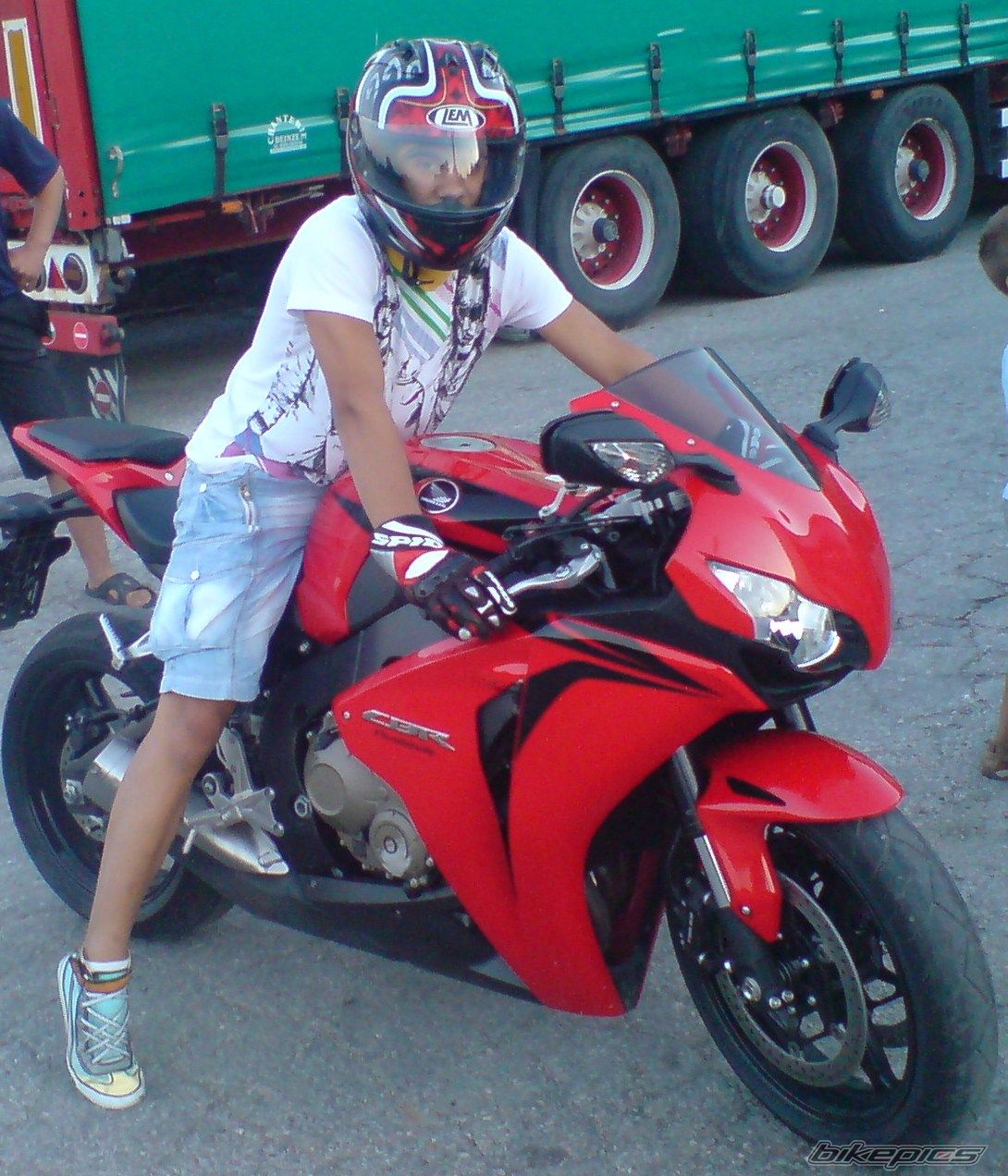 Bike Photo 1750470