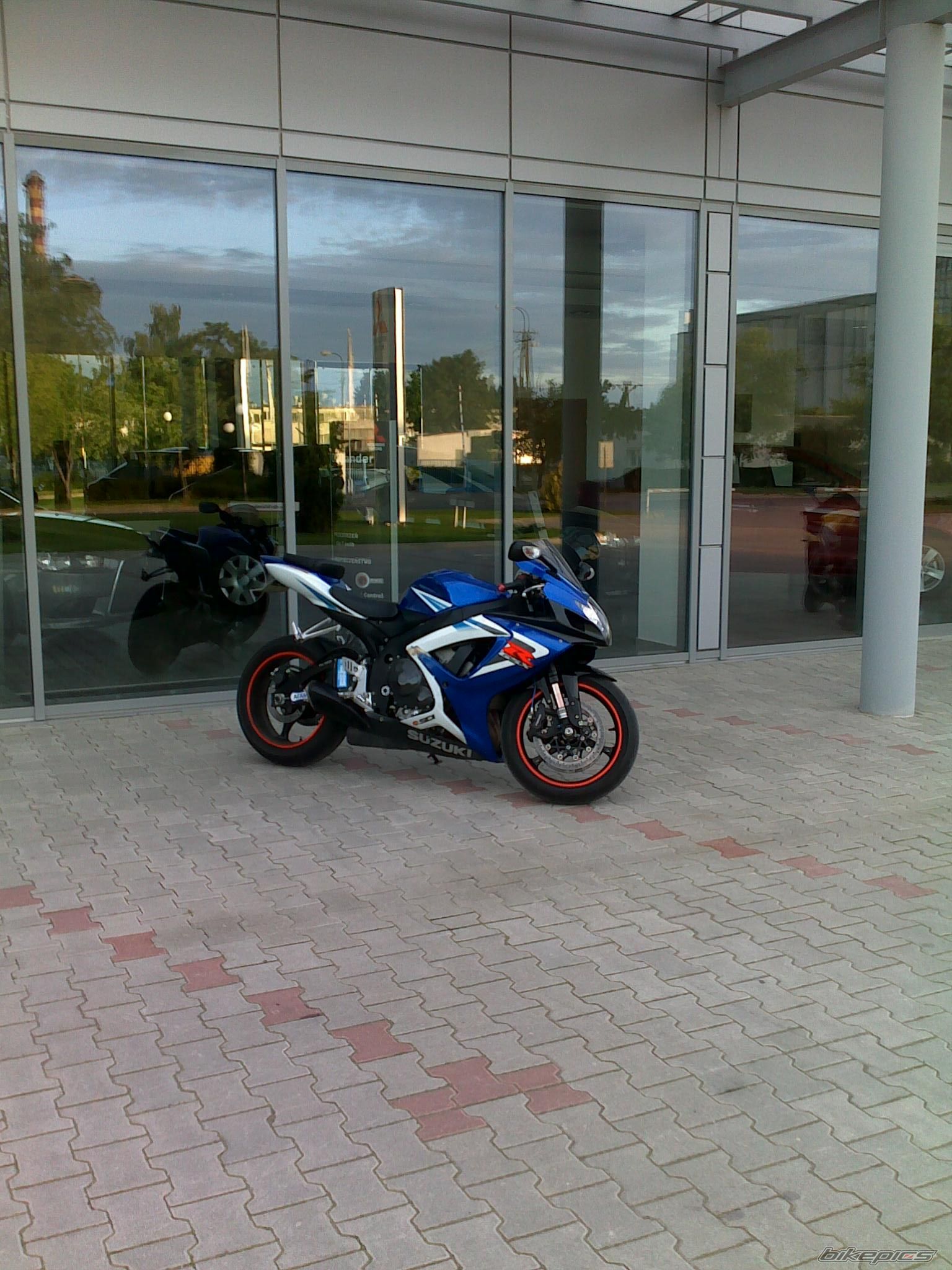 Bike Photo 1750549