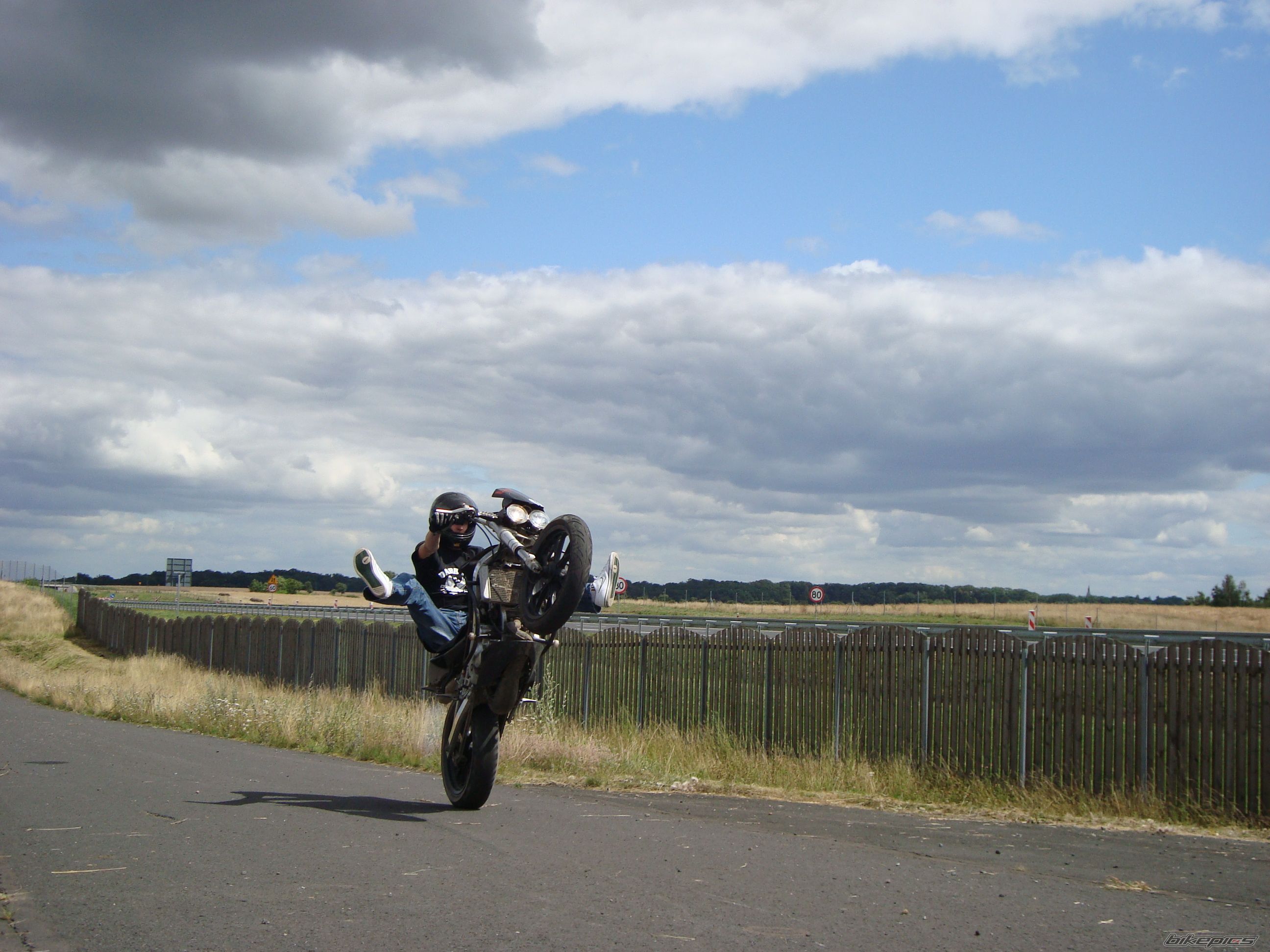 Bike Photo 1753373