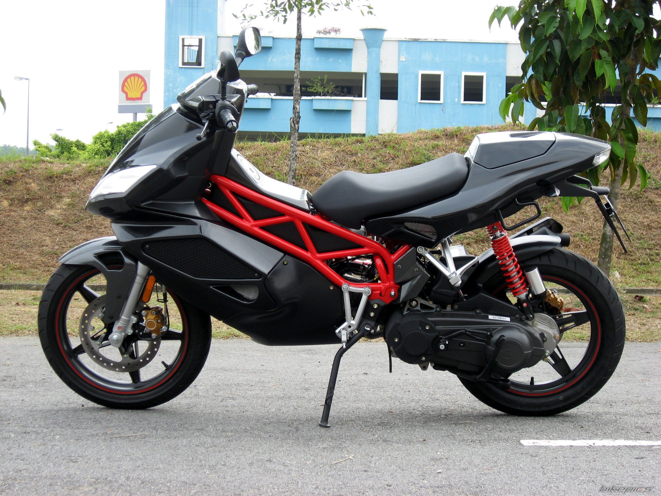 Bike Photo 1754182