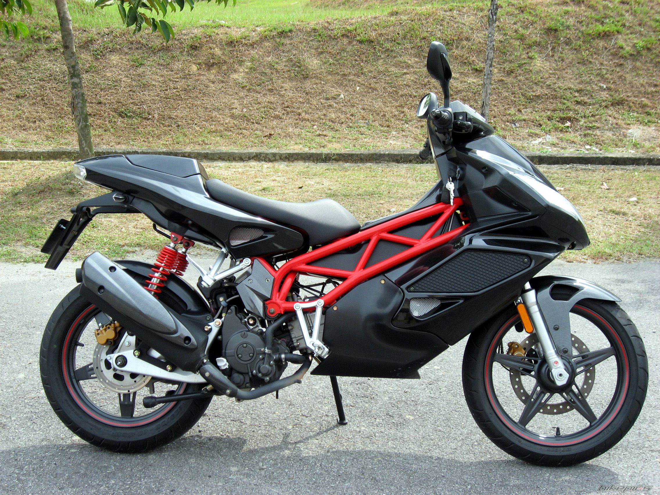 Bike Photo 1754193
