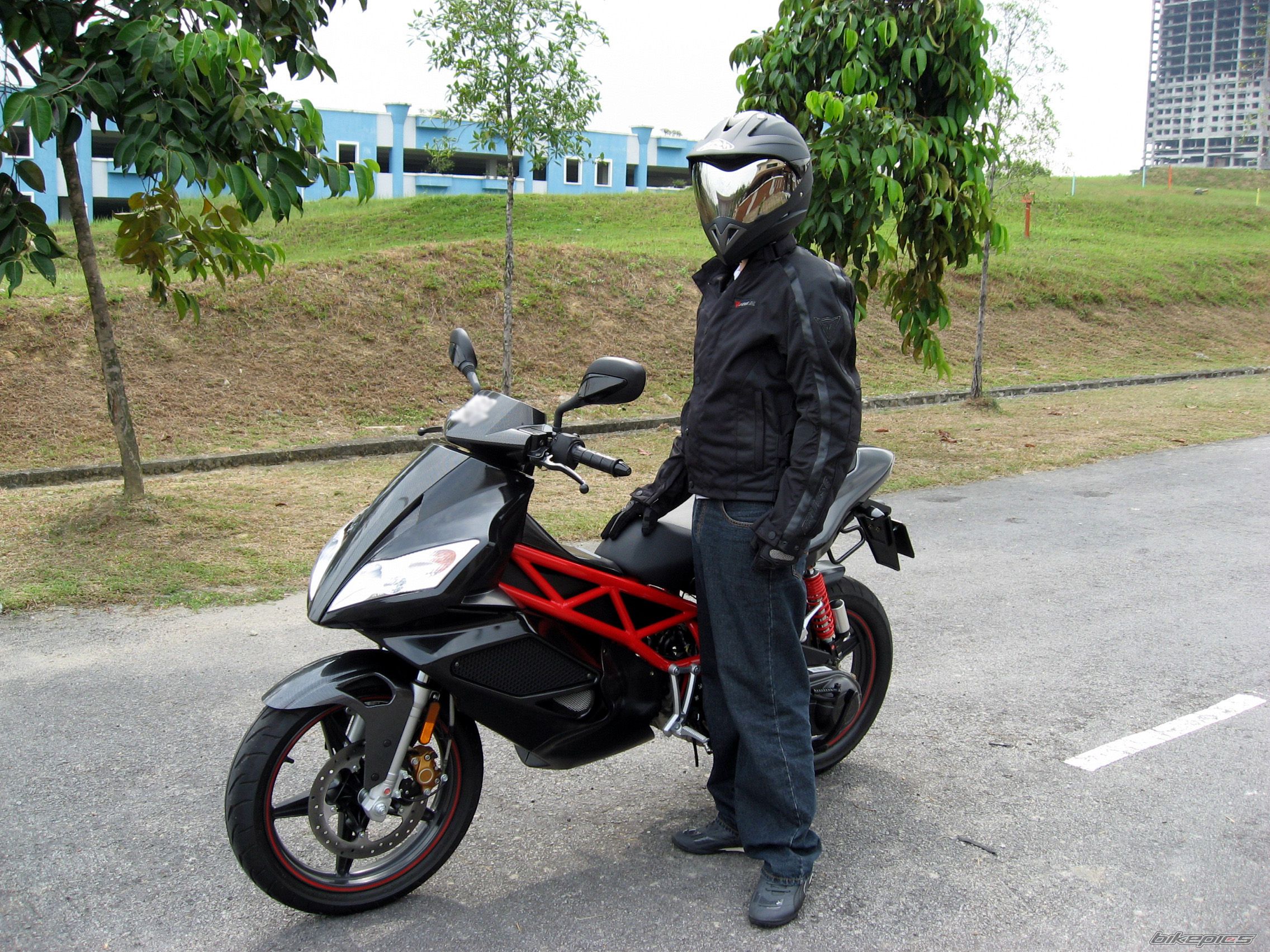 Bike Photo 1754213