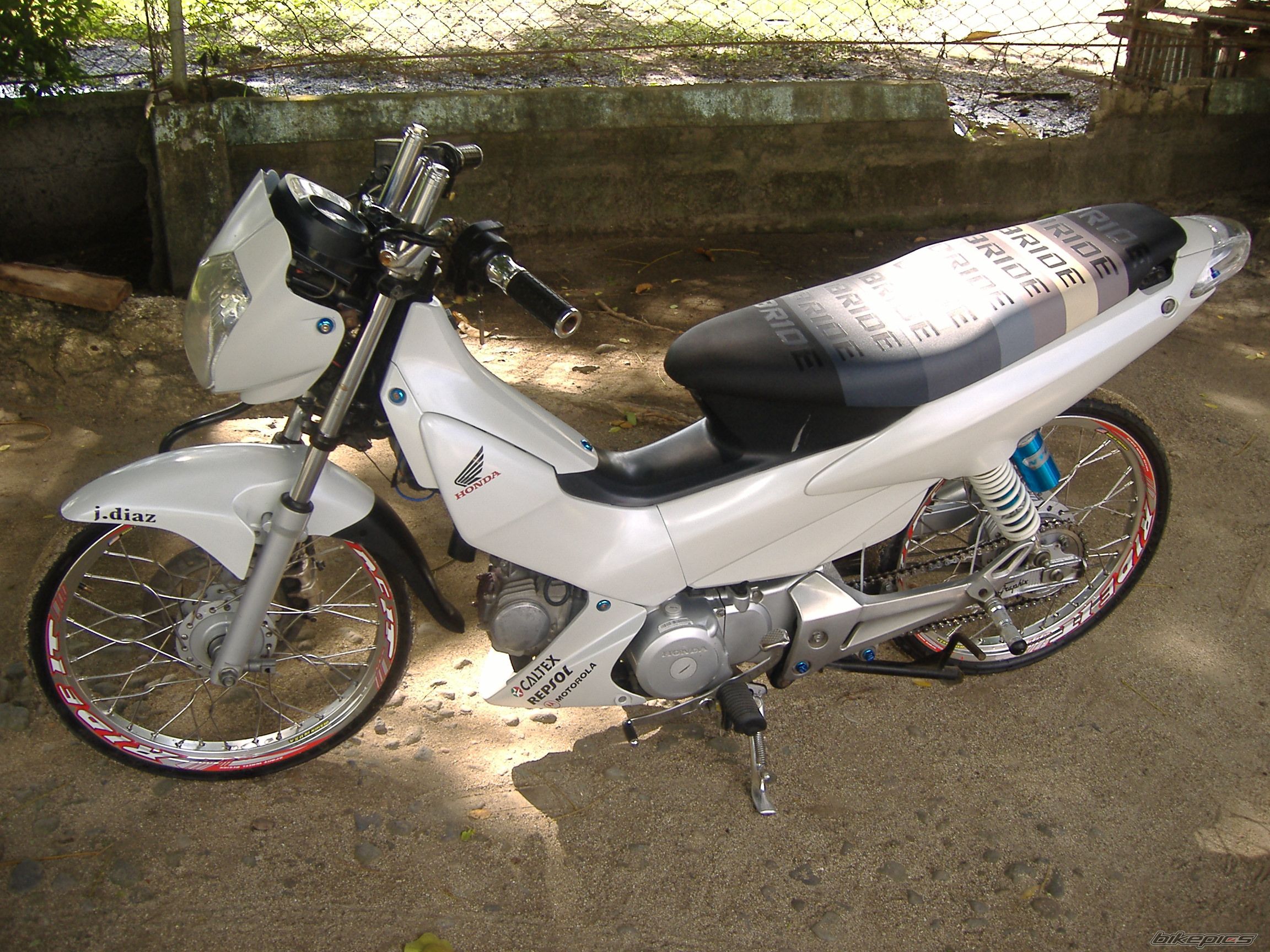 Photo 1776712