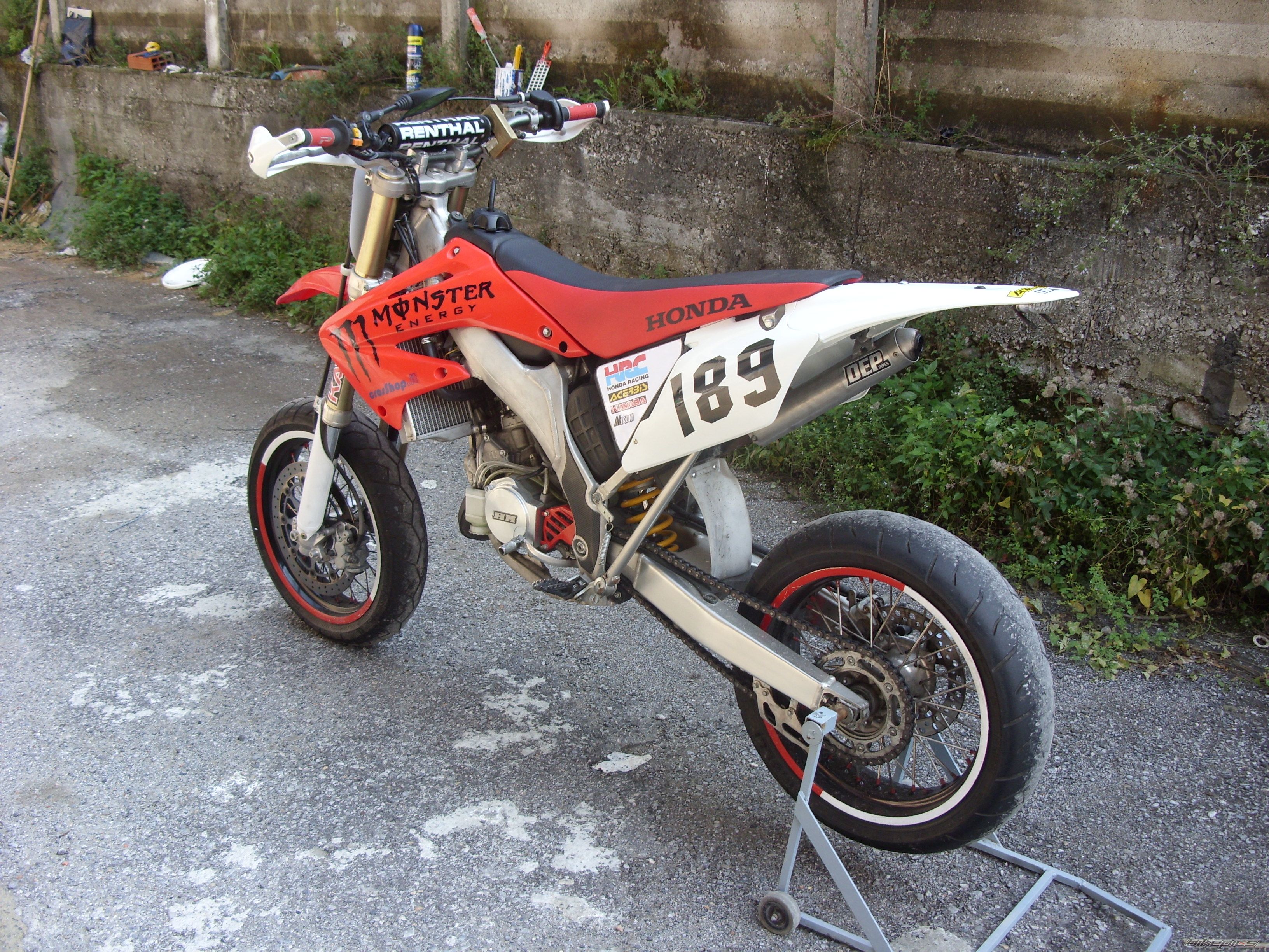 Photo 1787545