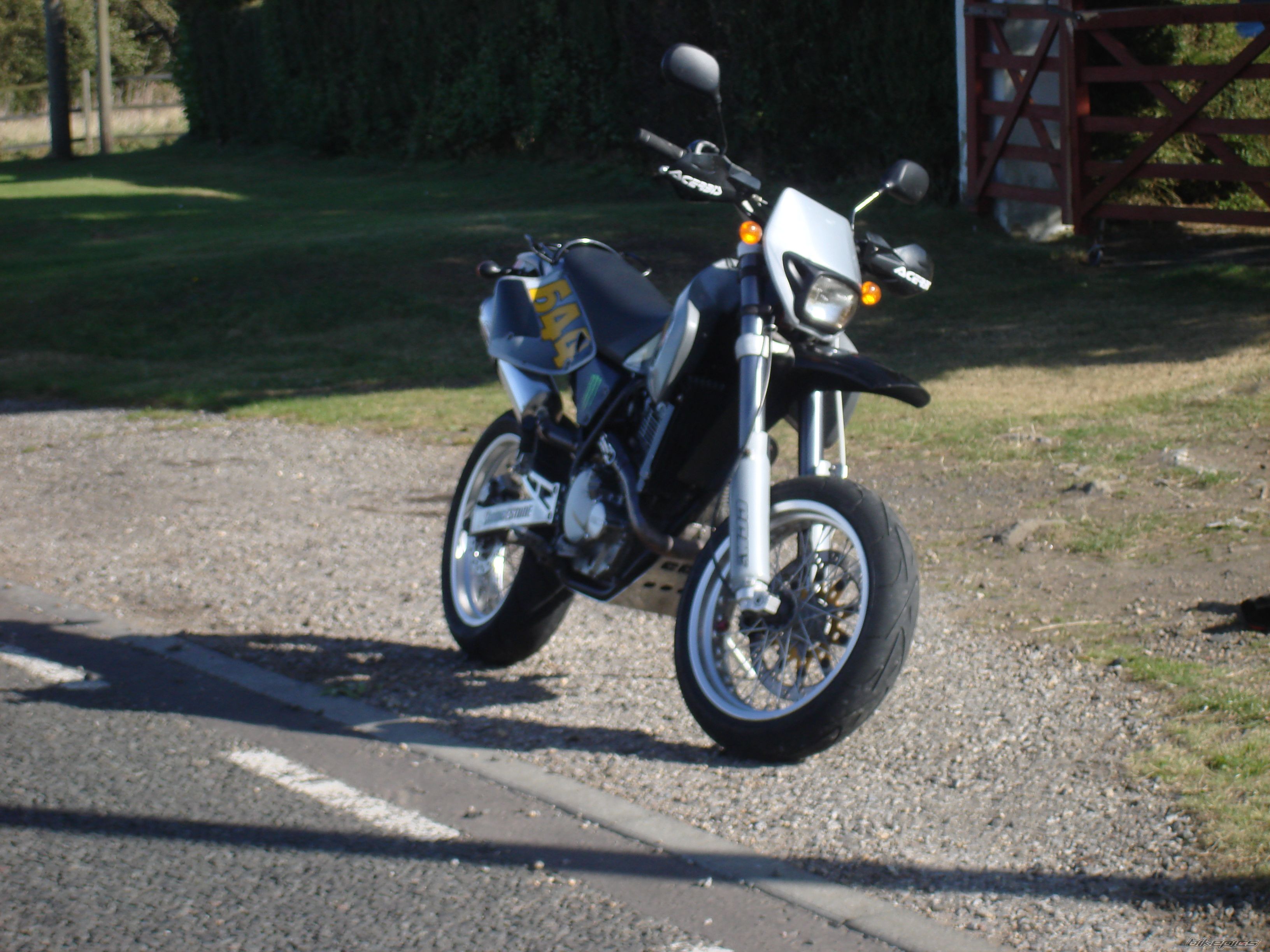 Photo 1796425