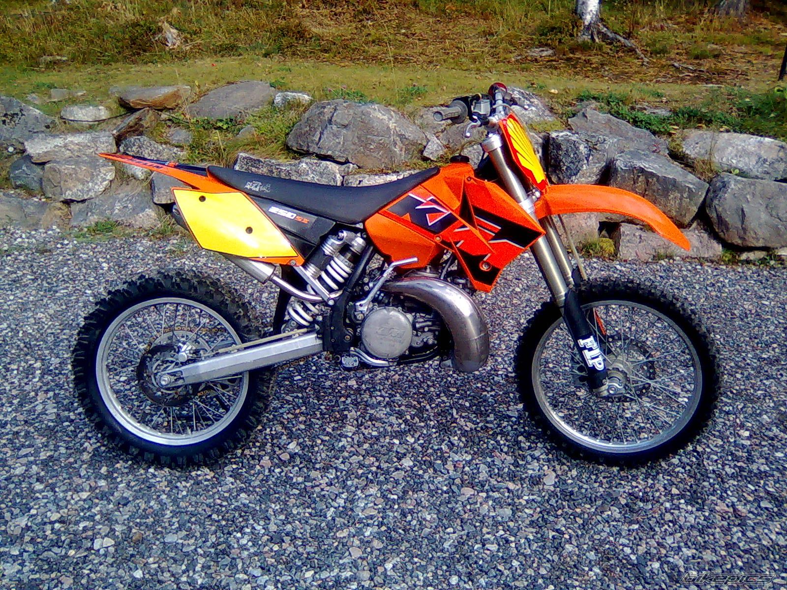 Photo 1799746
