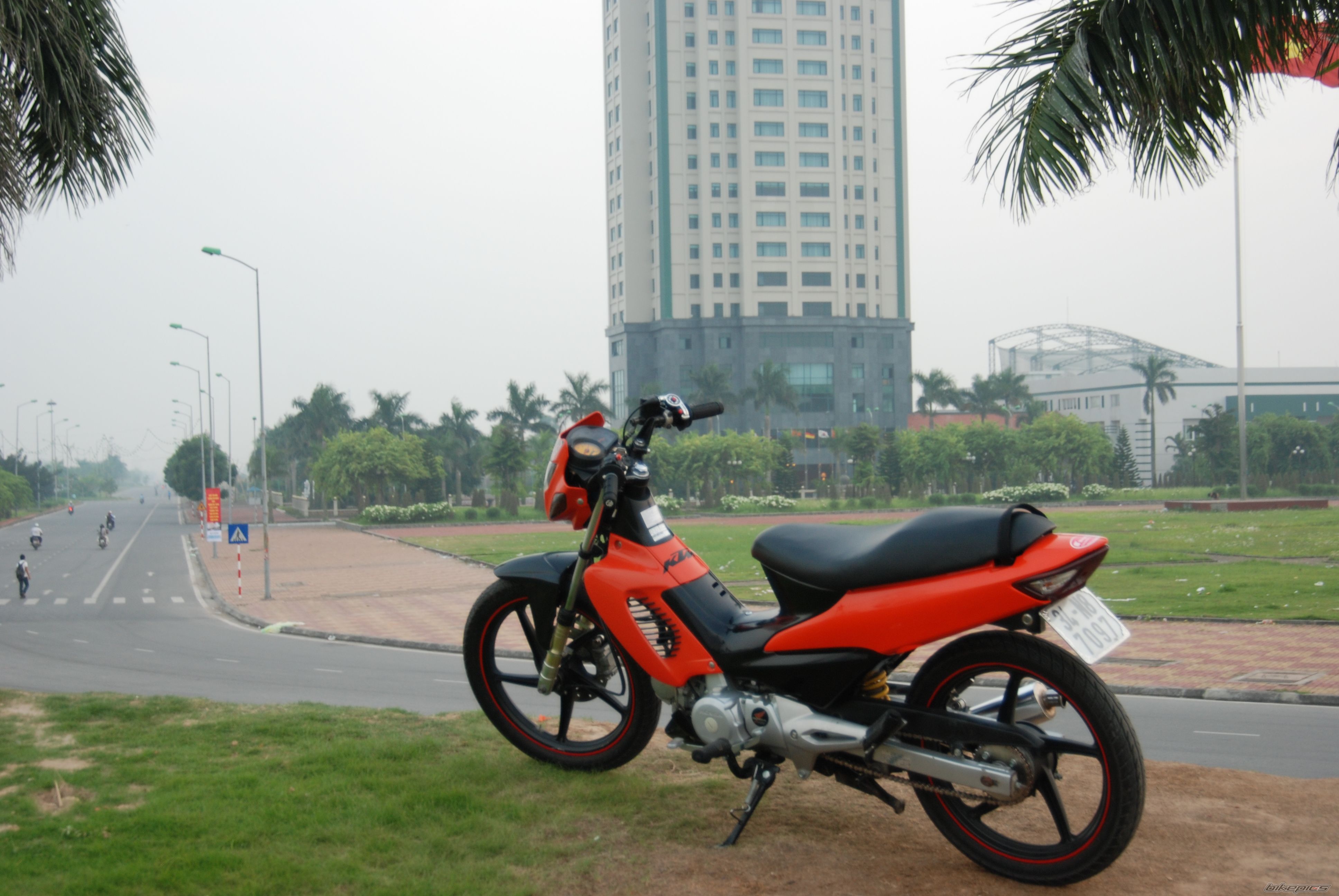 Bike Photo 1800874