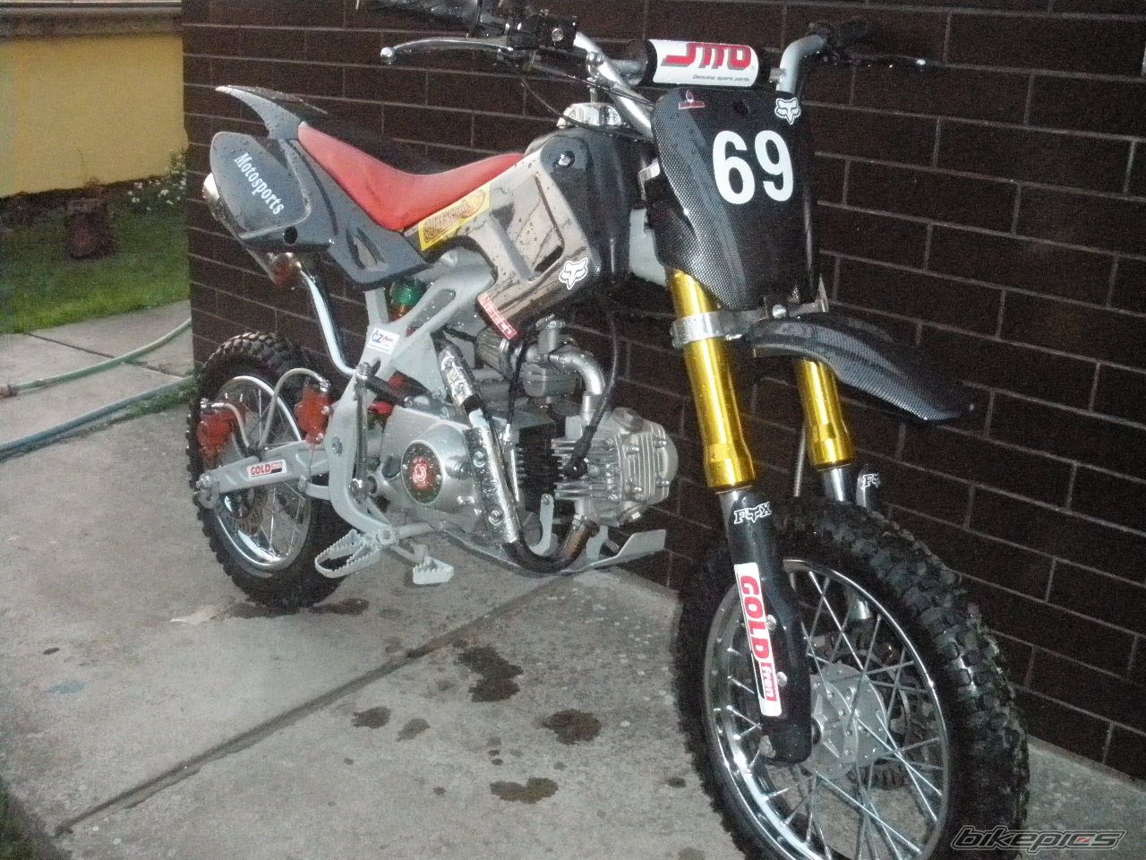 Photo 1813837