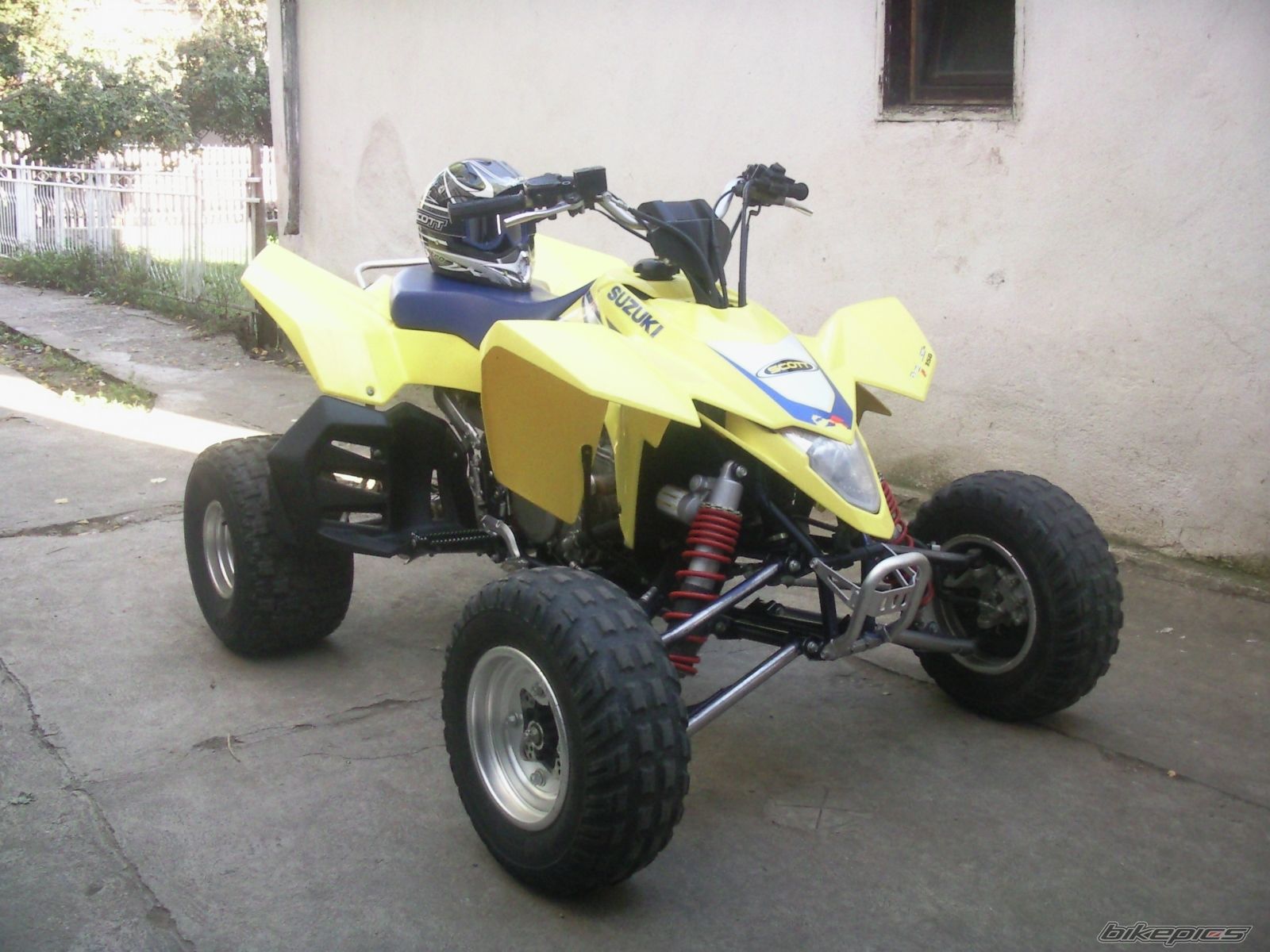 Photo 1815386