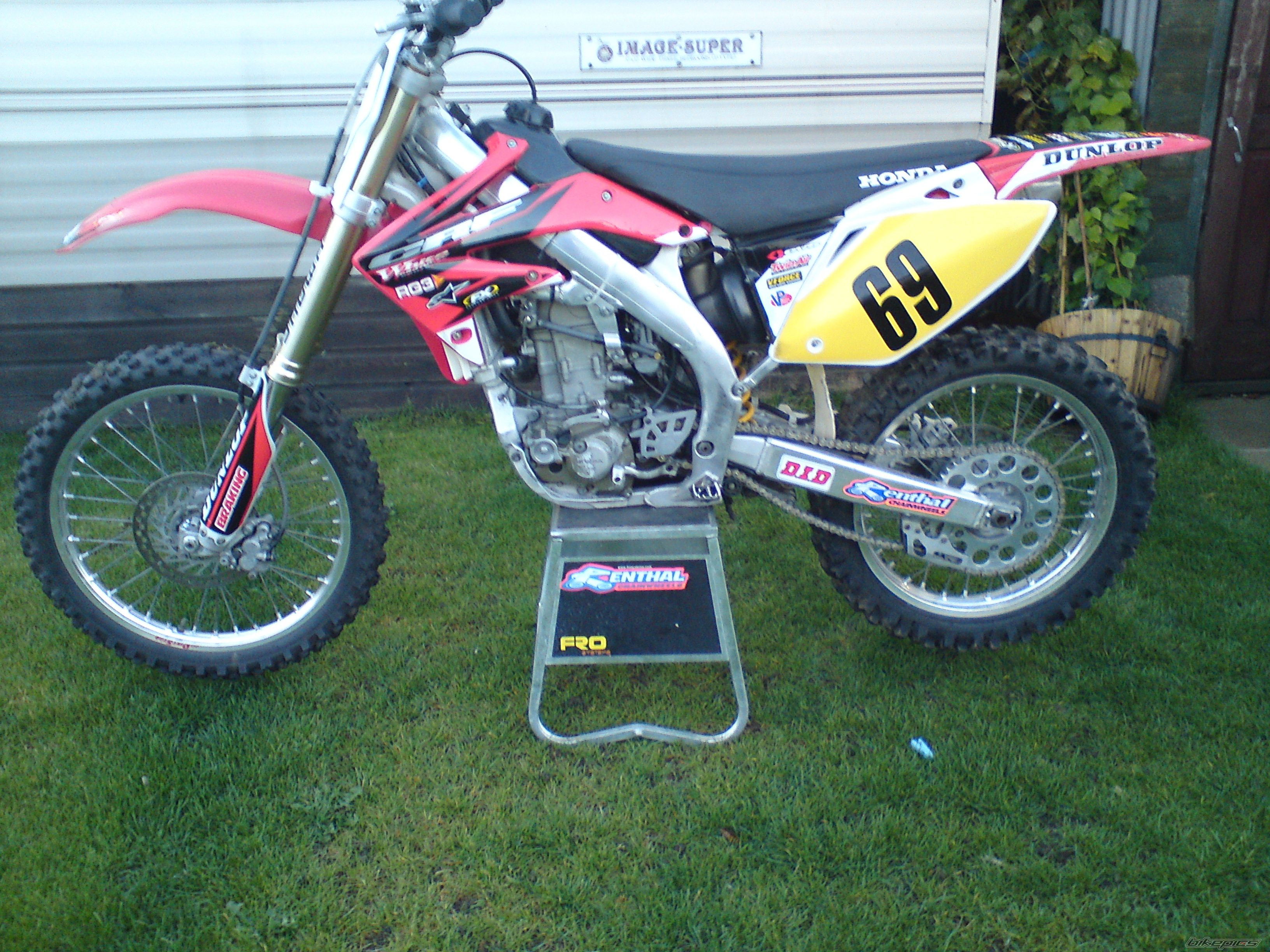 Photo 1819890