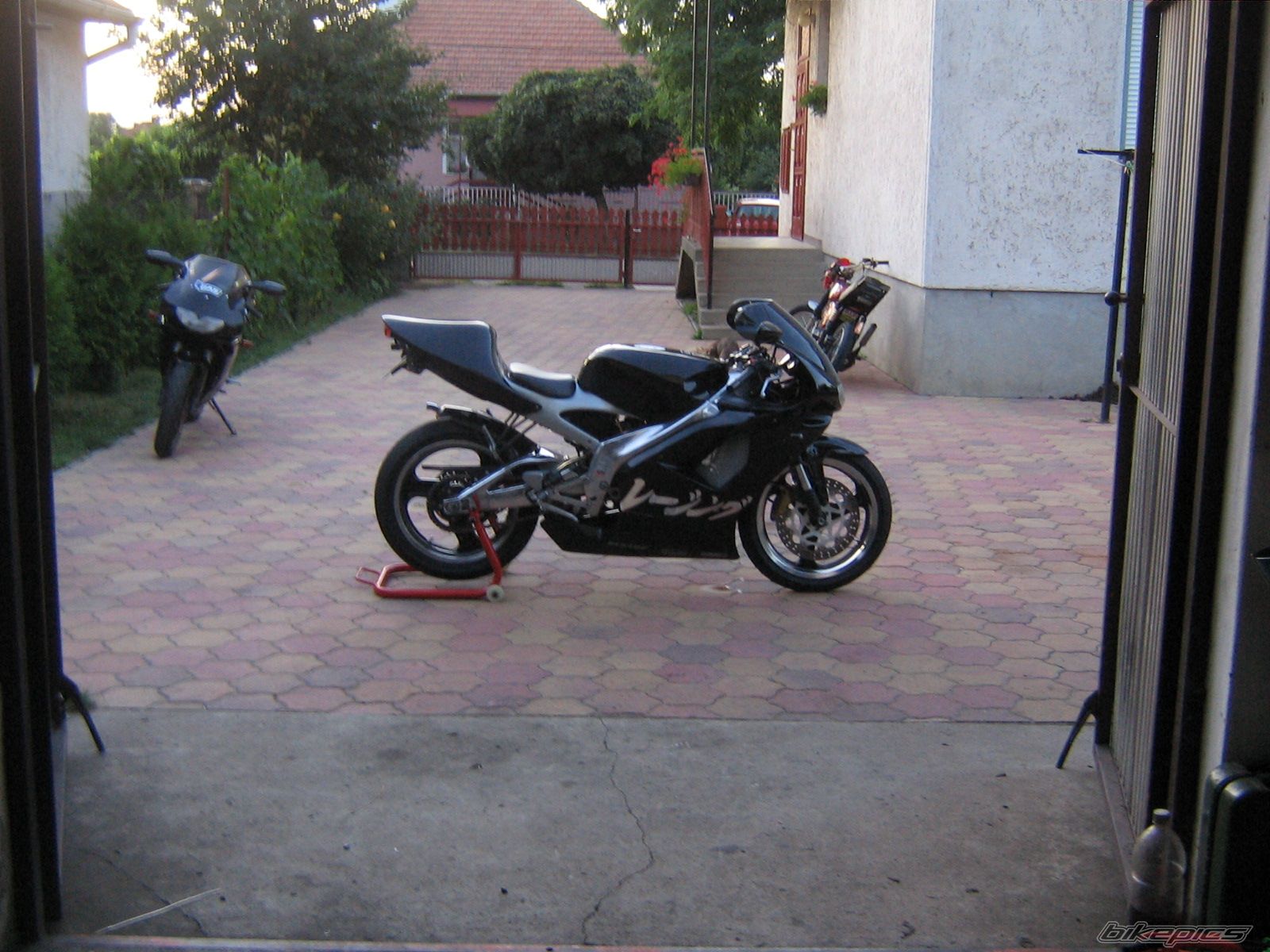 Photo 1819927