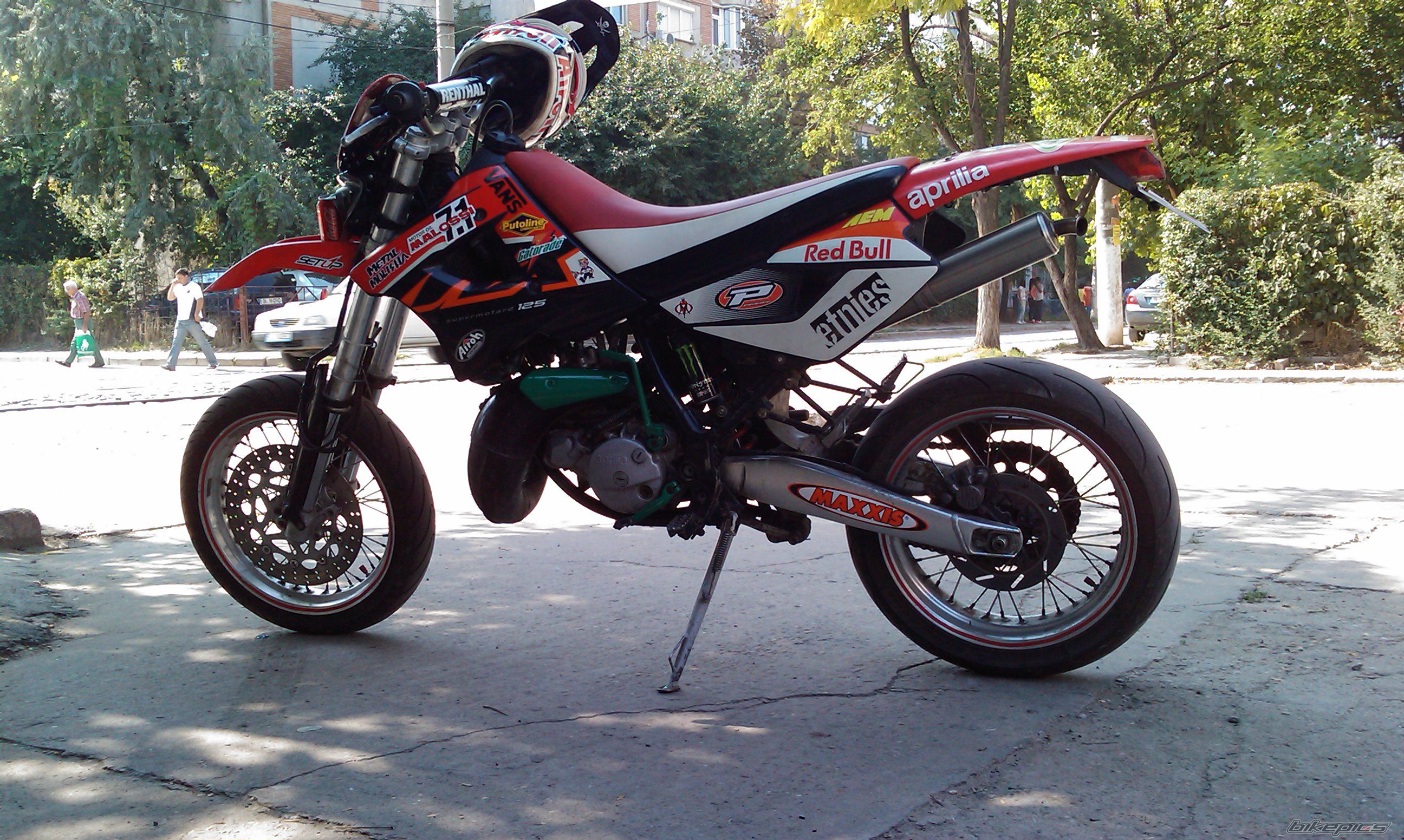 Photo 1823873