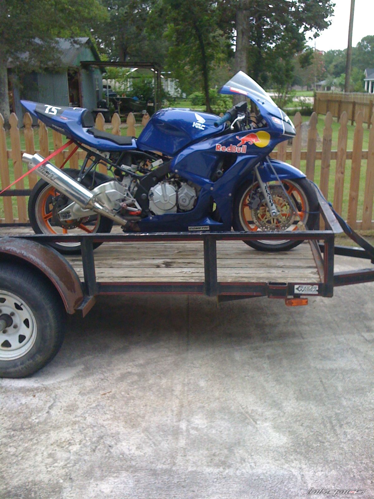 Photo 1824687