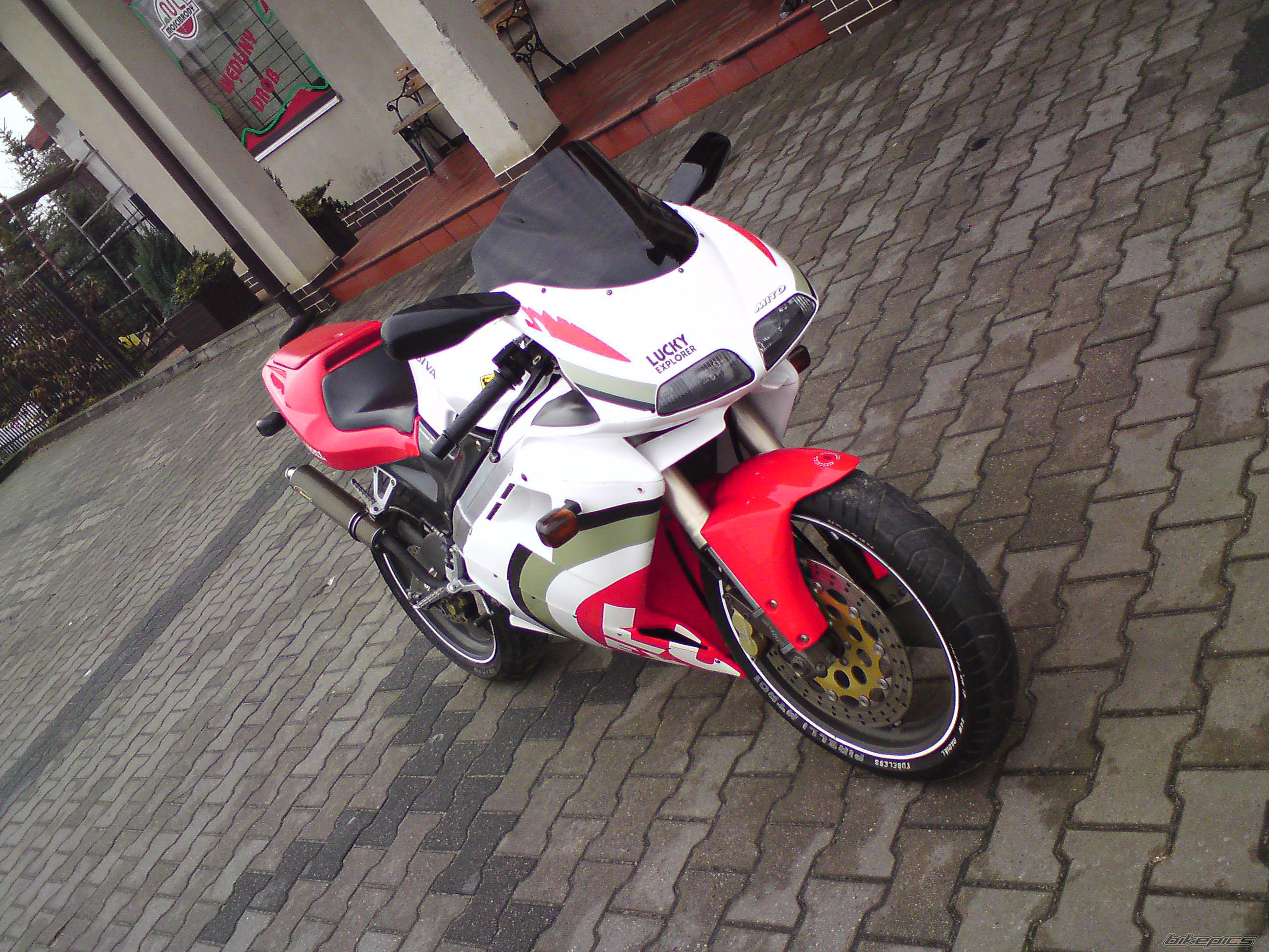 Photo 1825304