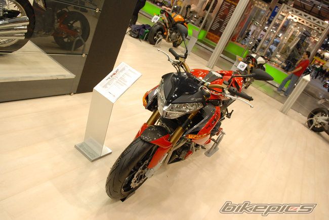 Photo 1830172
