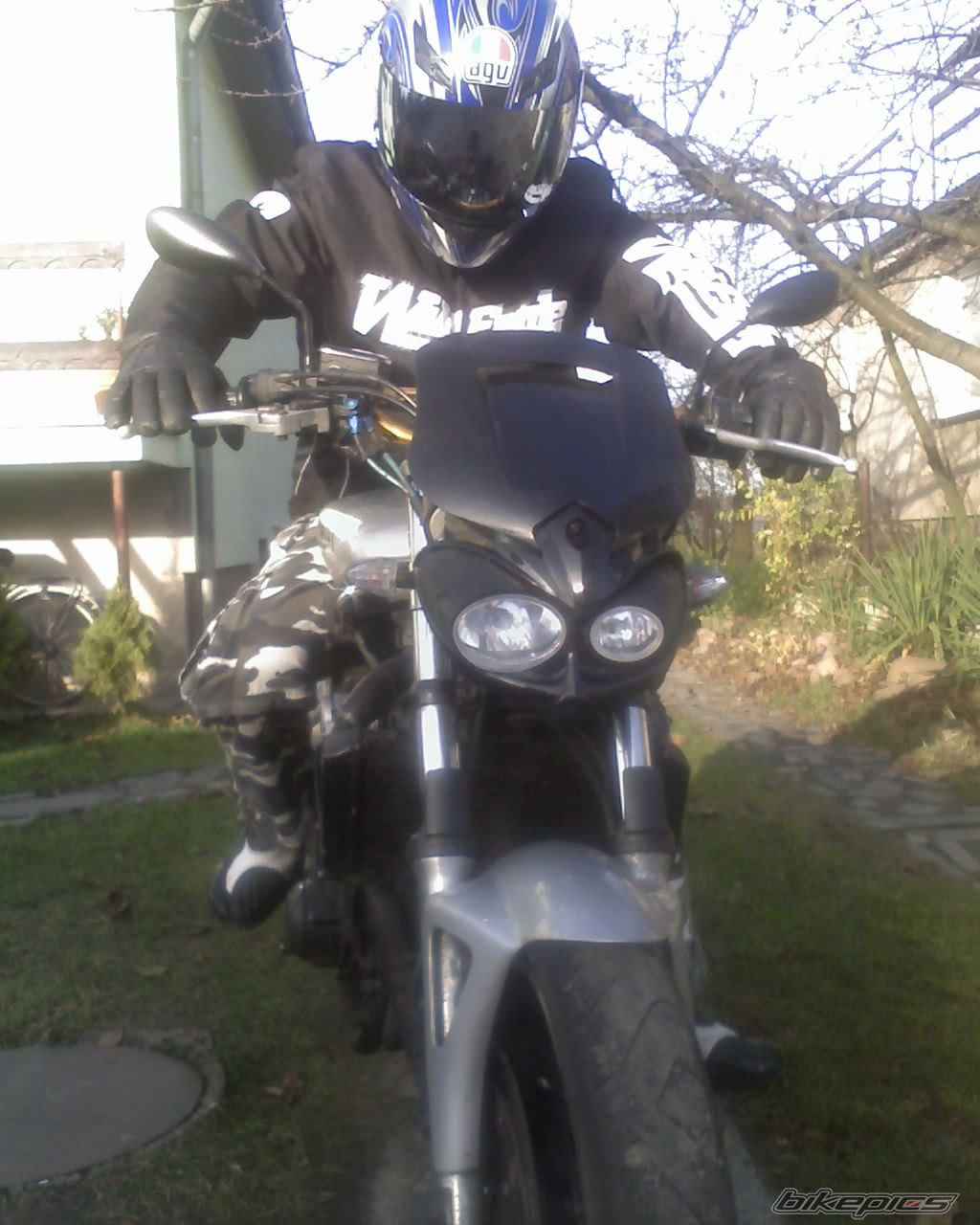Photo 1830379