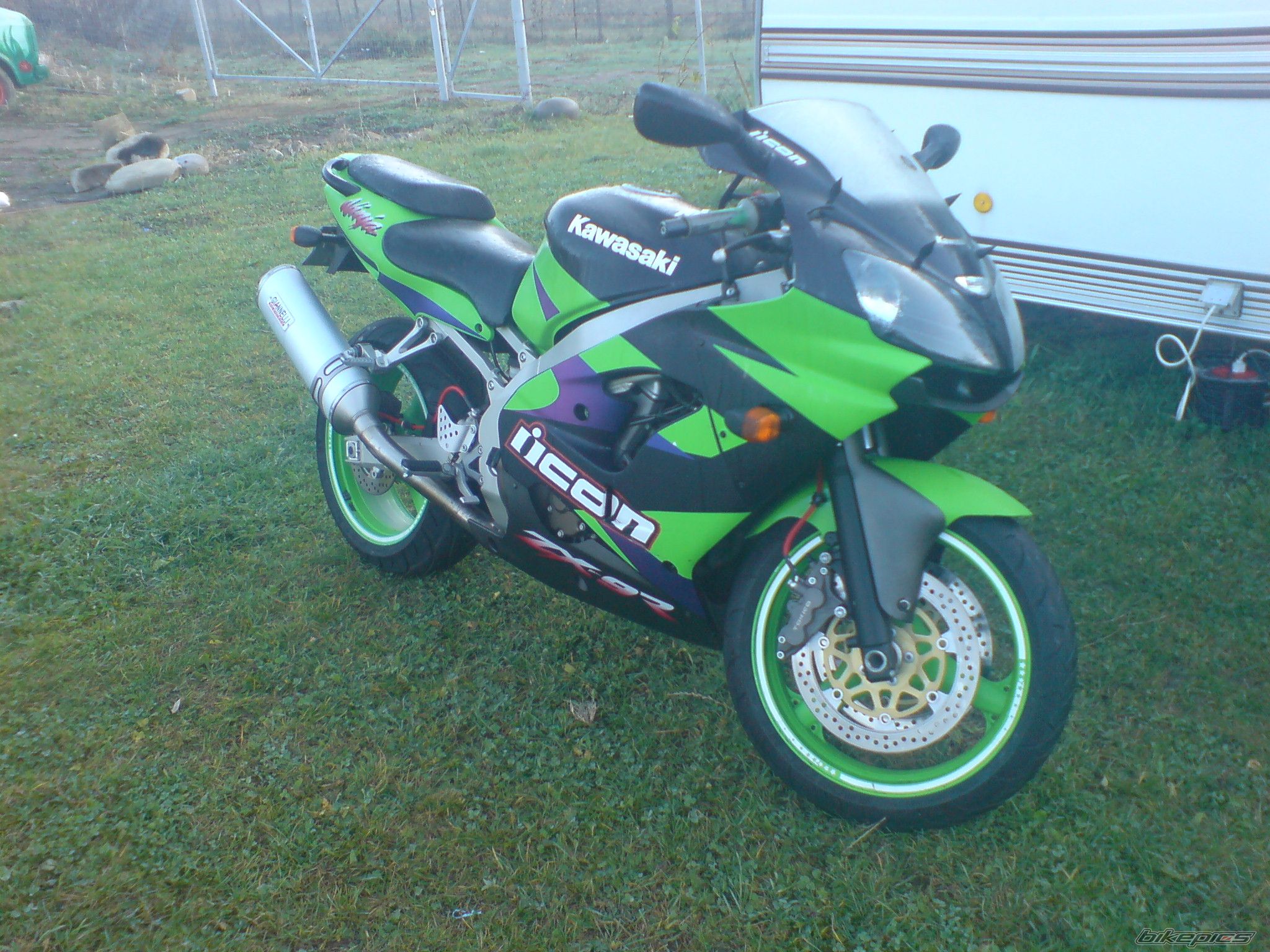 Photo 1831450