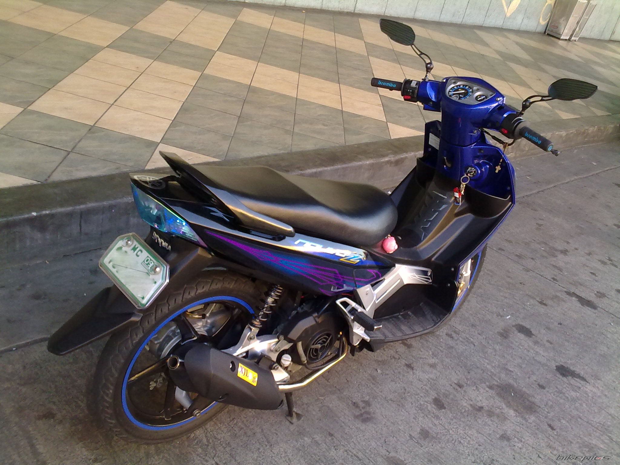 Photo 1832160