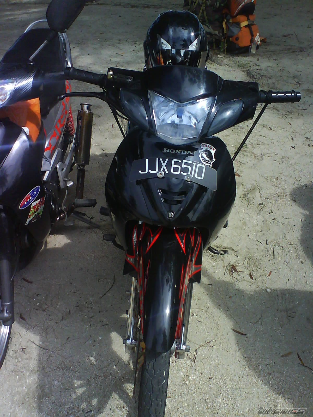 Photo 1832449