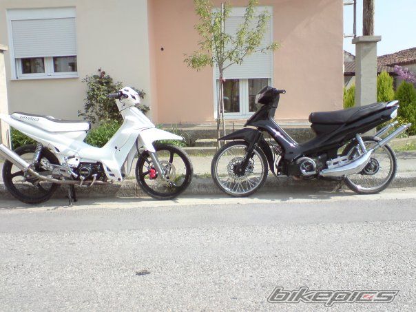 Photo 1832801