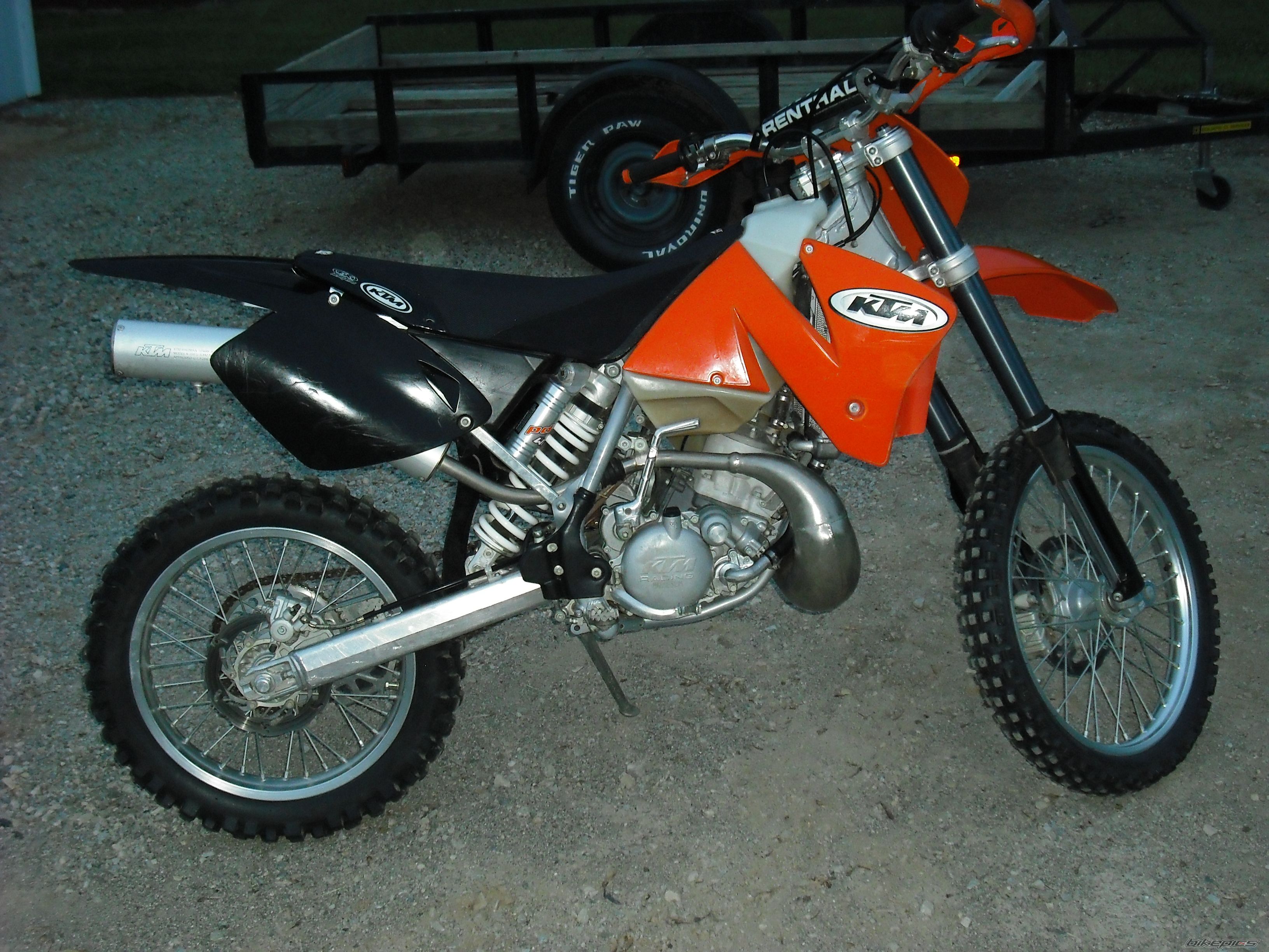 Photo 1832843