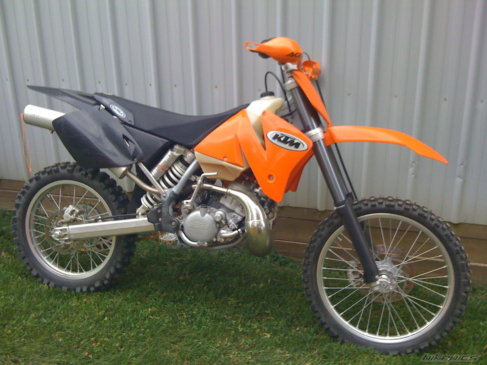 Photo 1832844