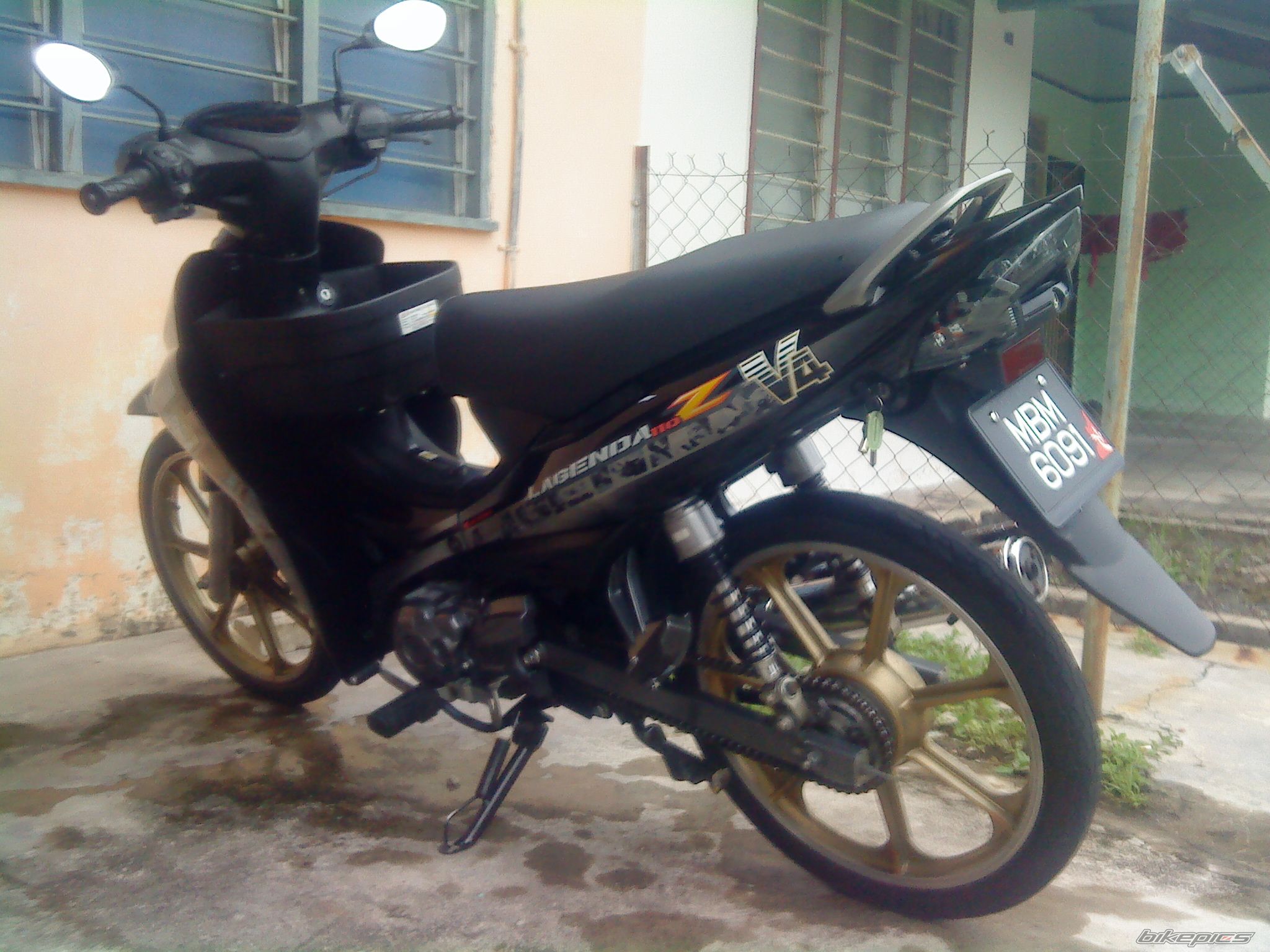 Photo 1832941