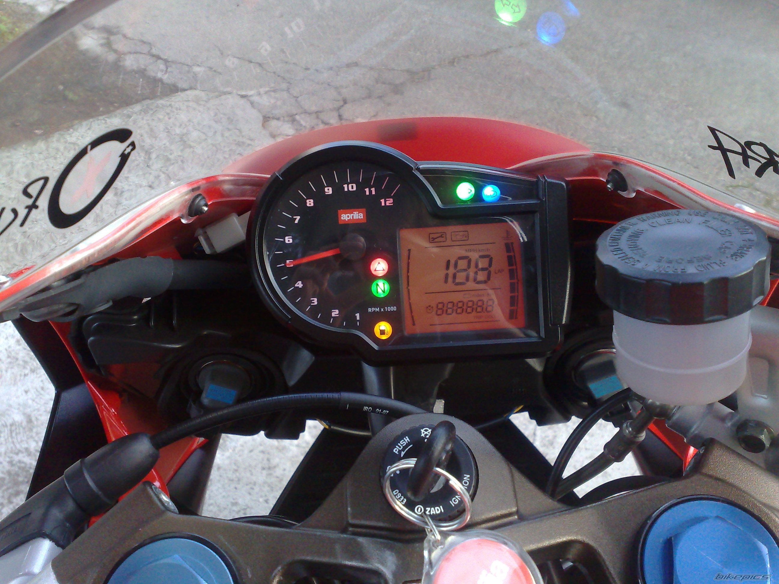 Photo 1833095