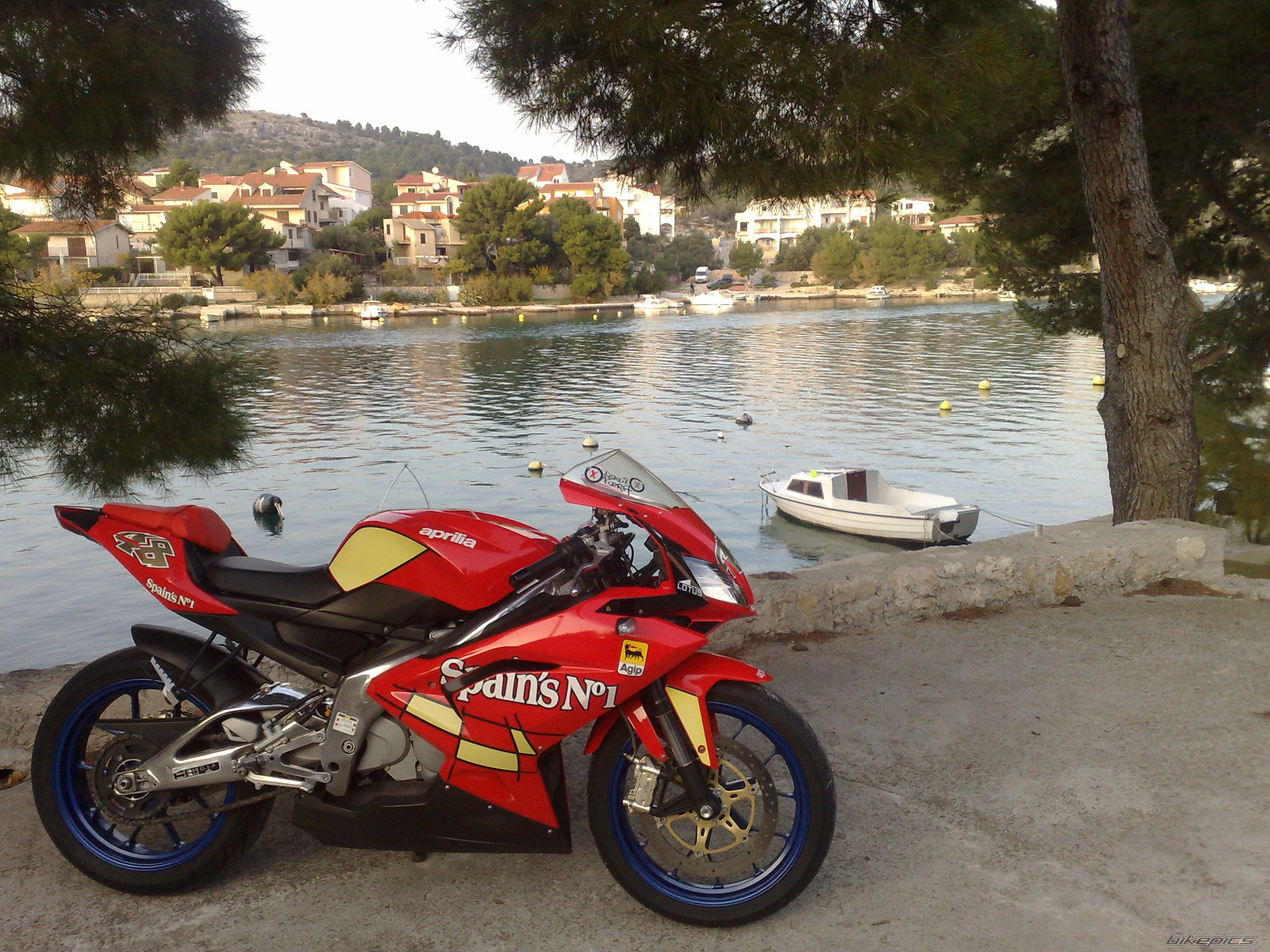 Photo 1833096