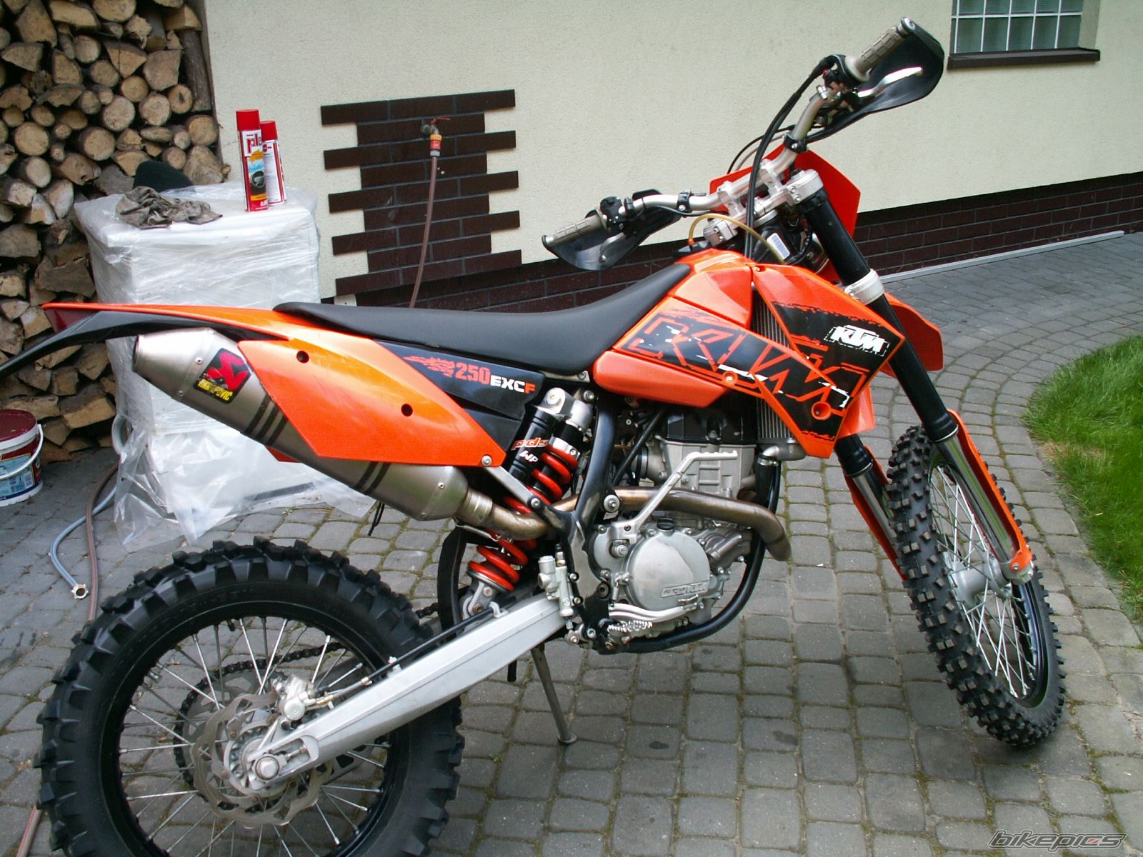 Photo 1833275