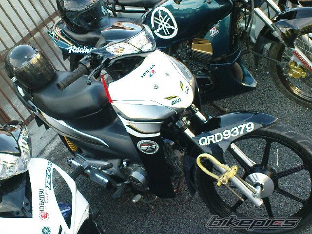 Photo 1833606