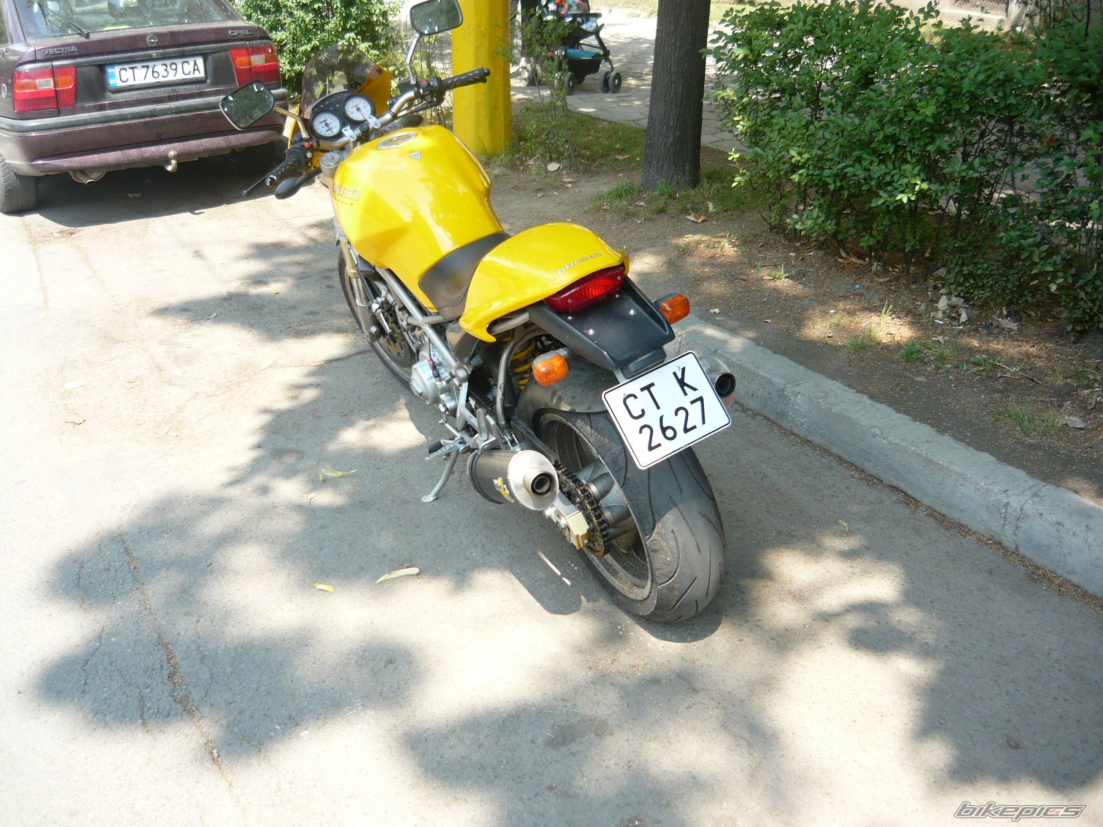 Photo 1833739