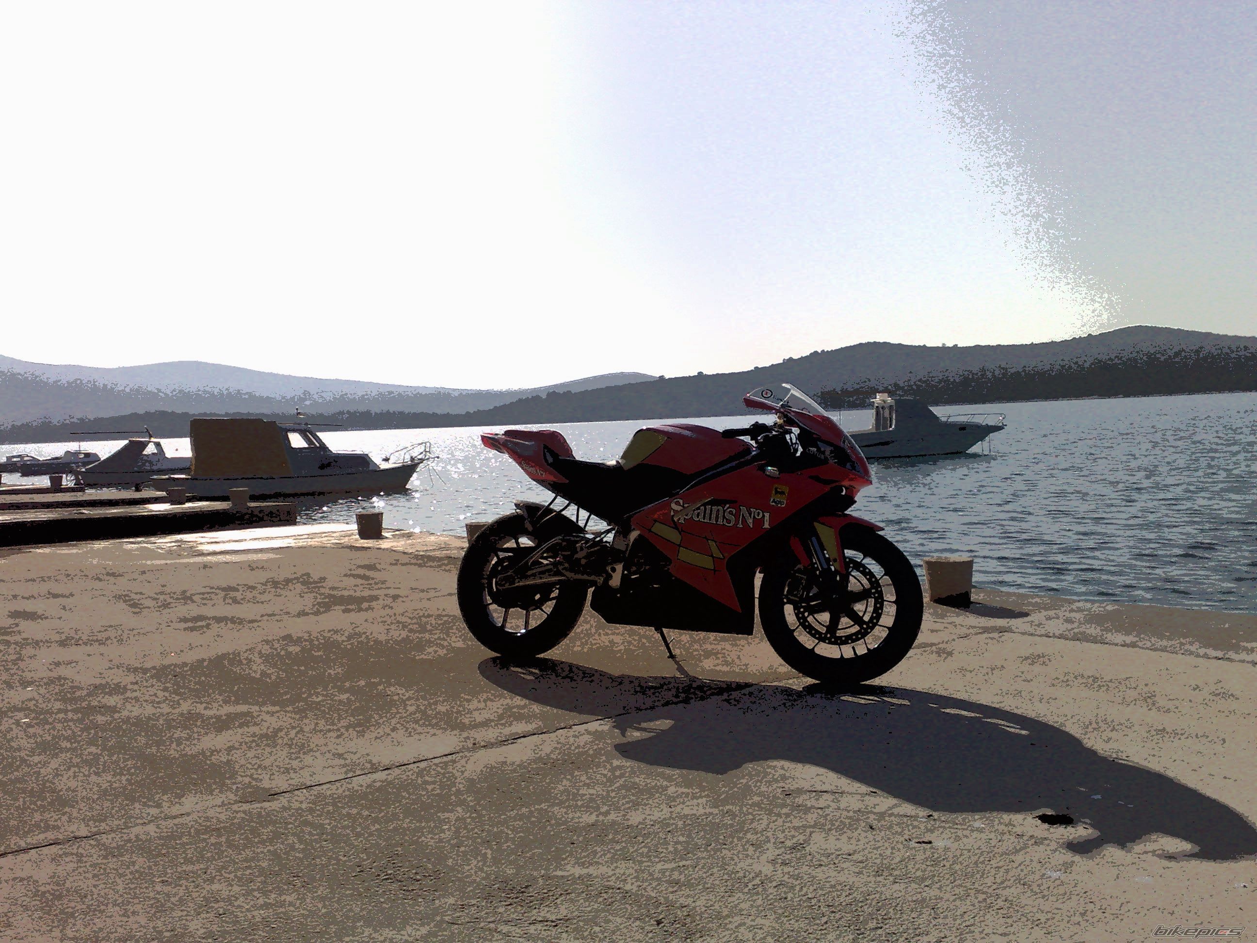 Photo 1834090