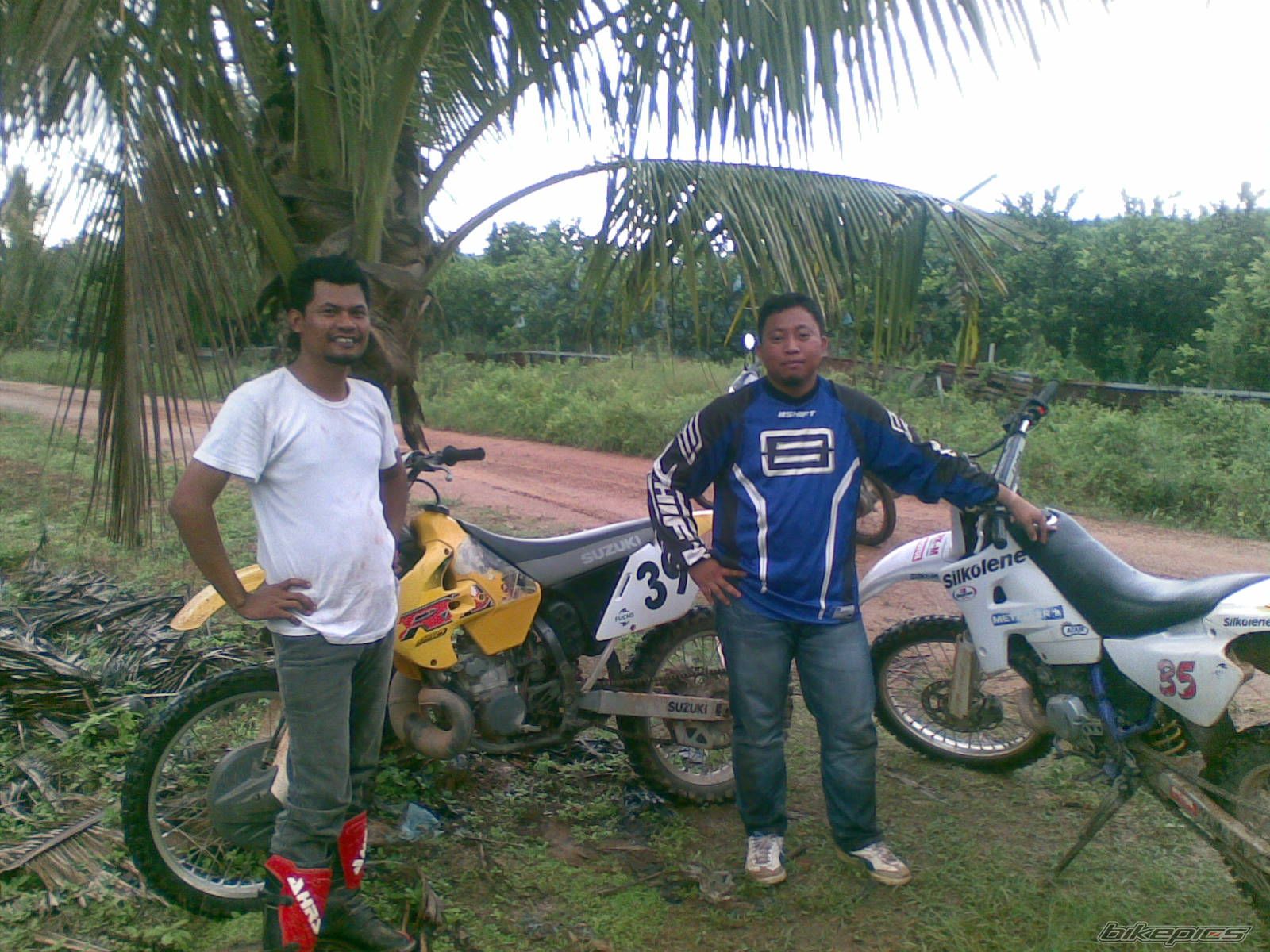 Photo 1834261