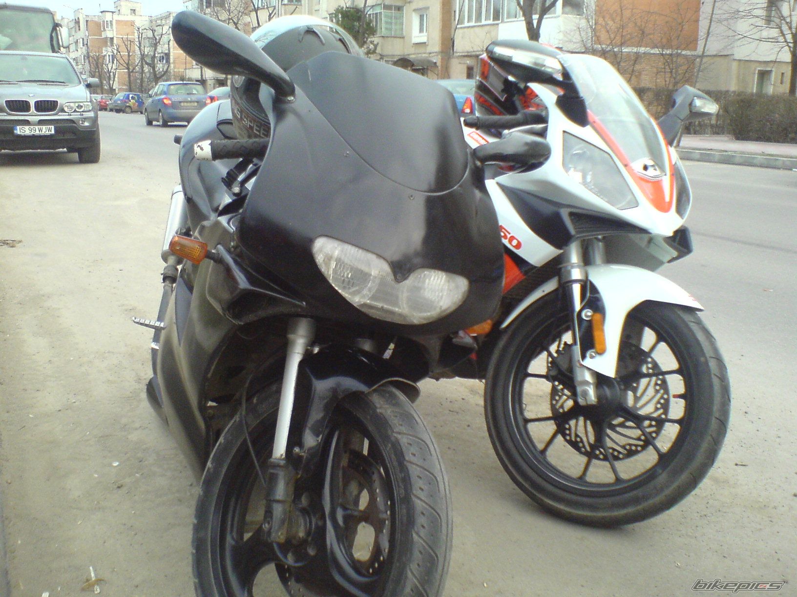 Photo 1834429