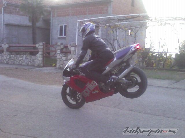 Photo 1834721
