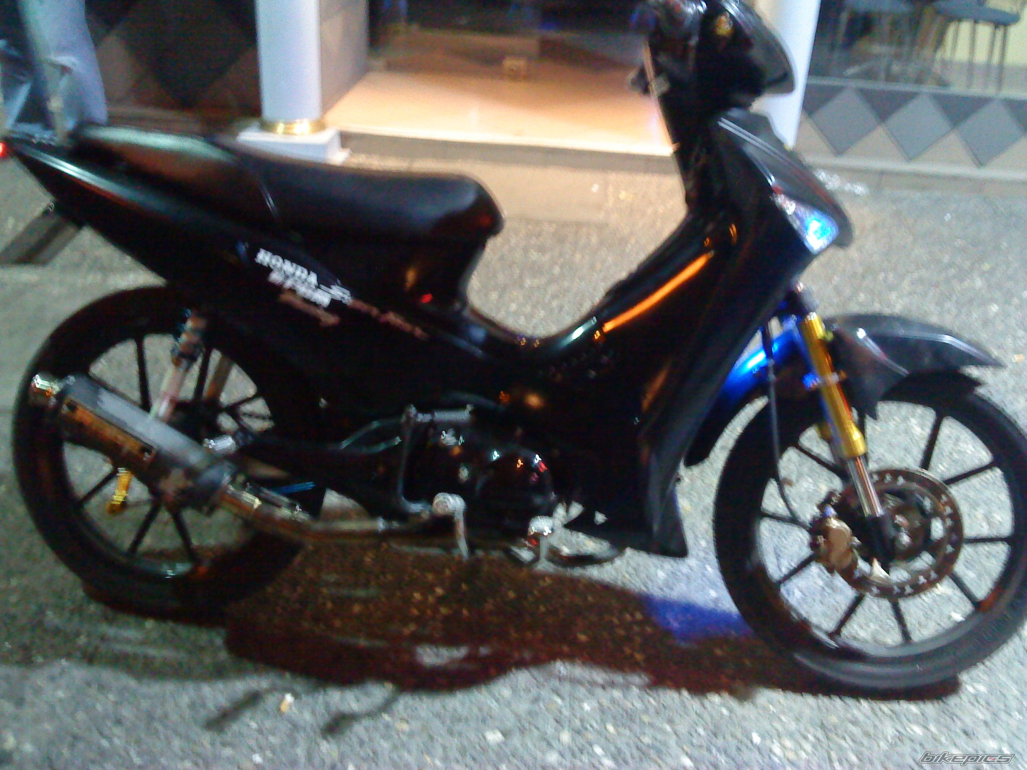 Photo 1835071