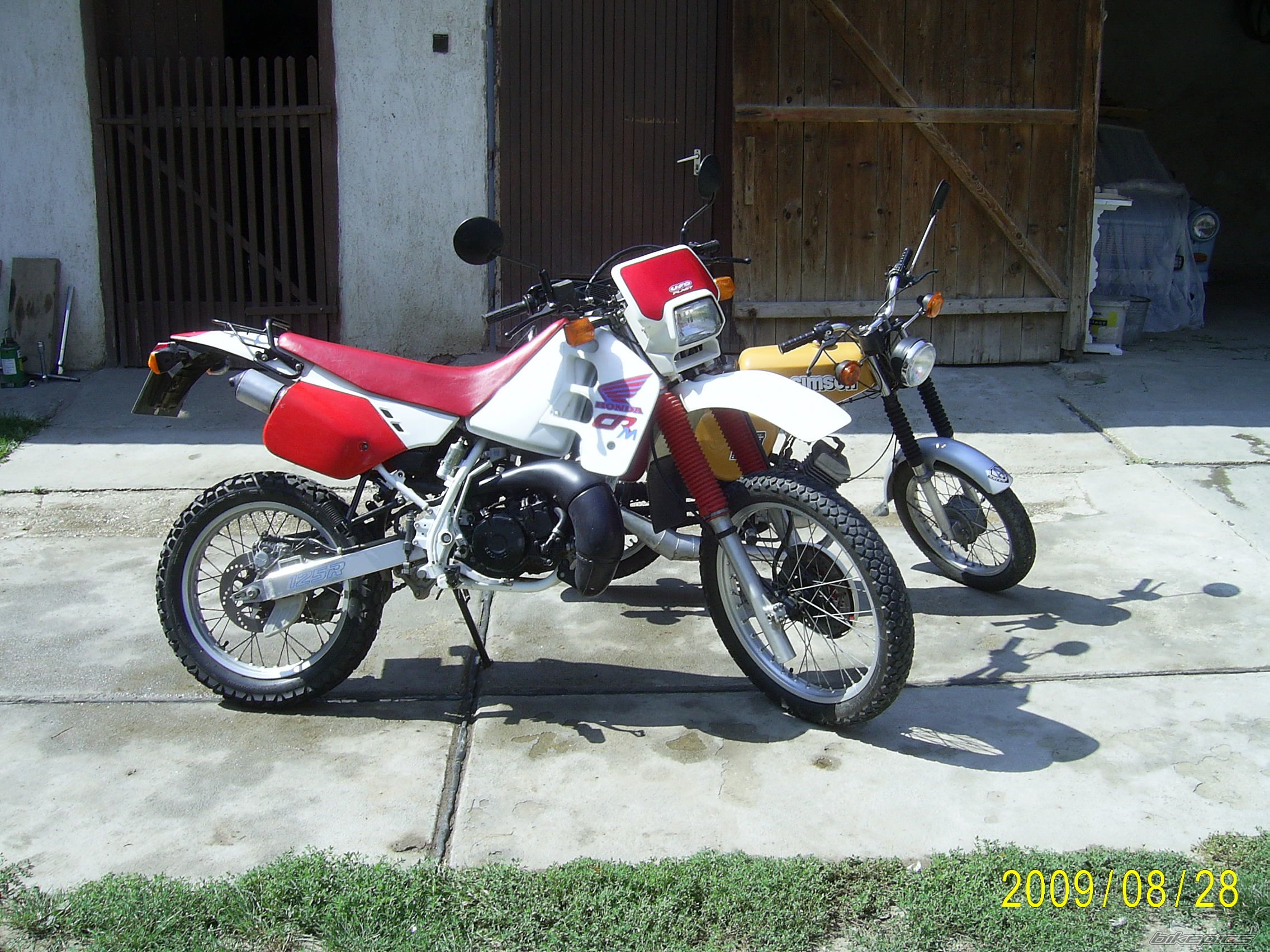Photo 1835688