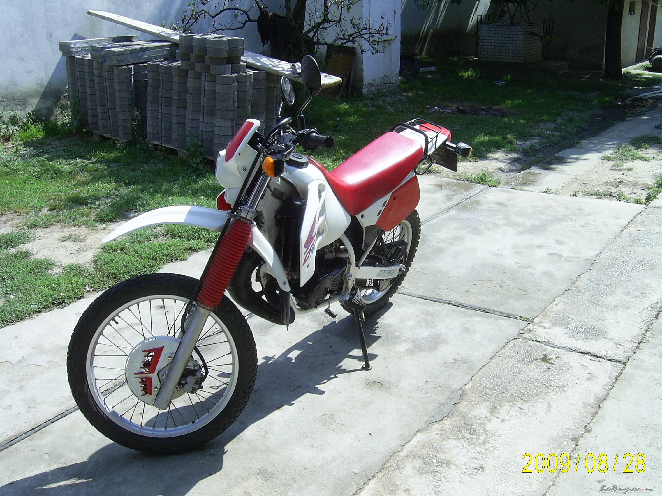 Photo 1835707